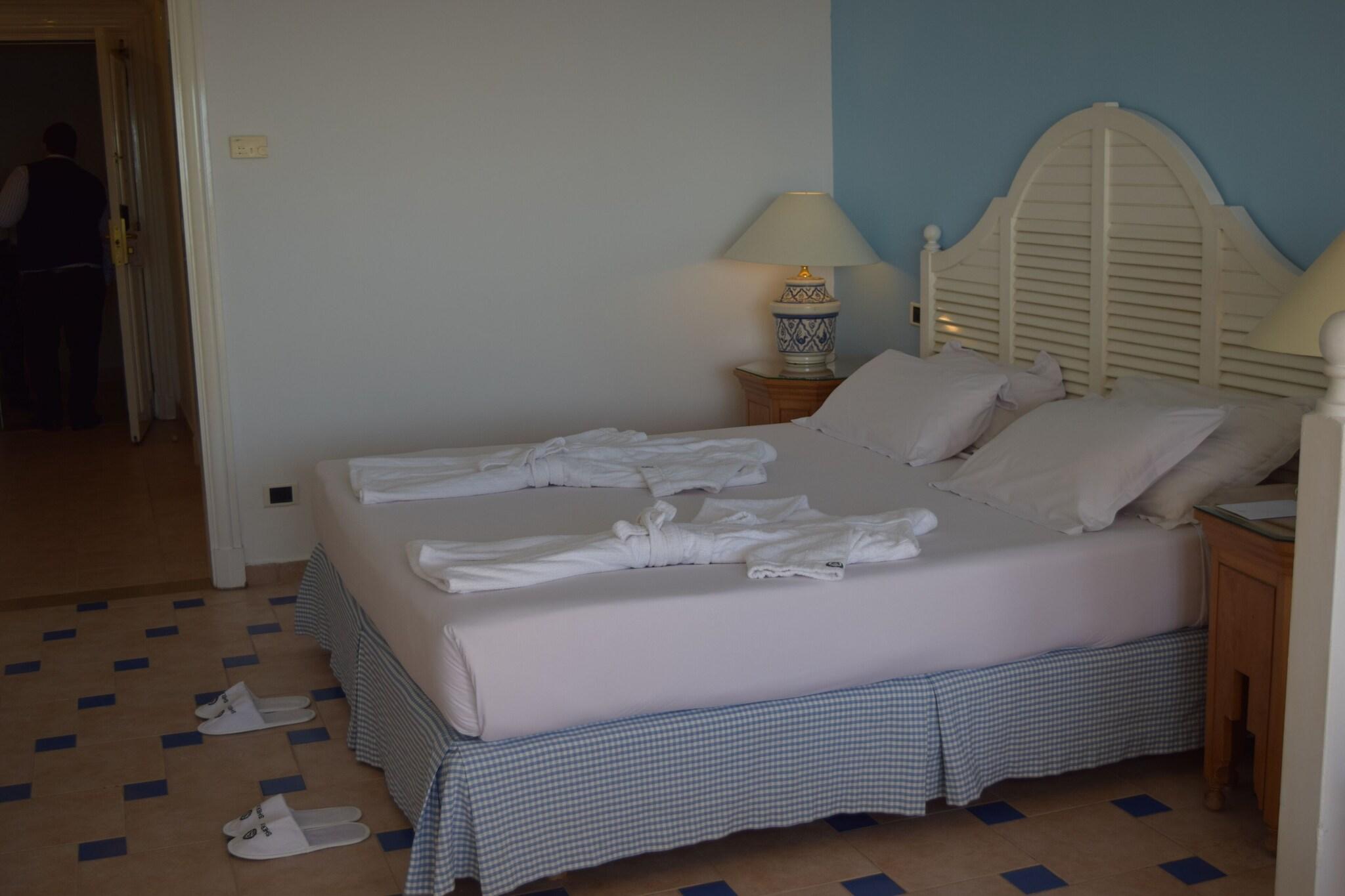 Double Garden View King Bed