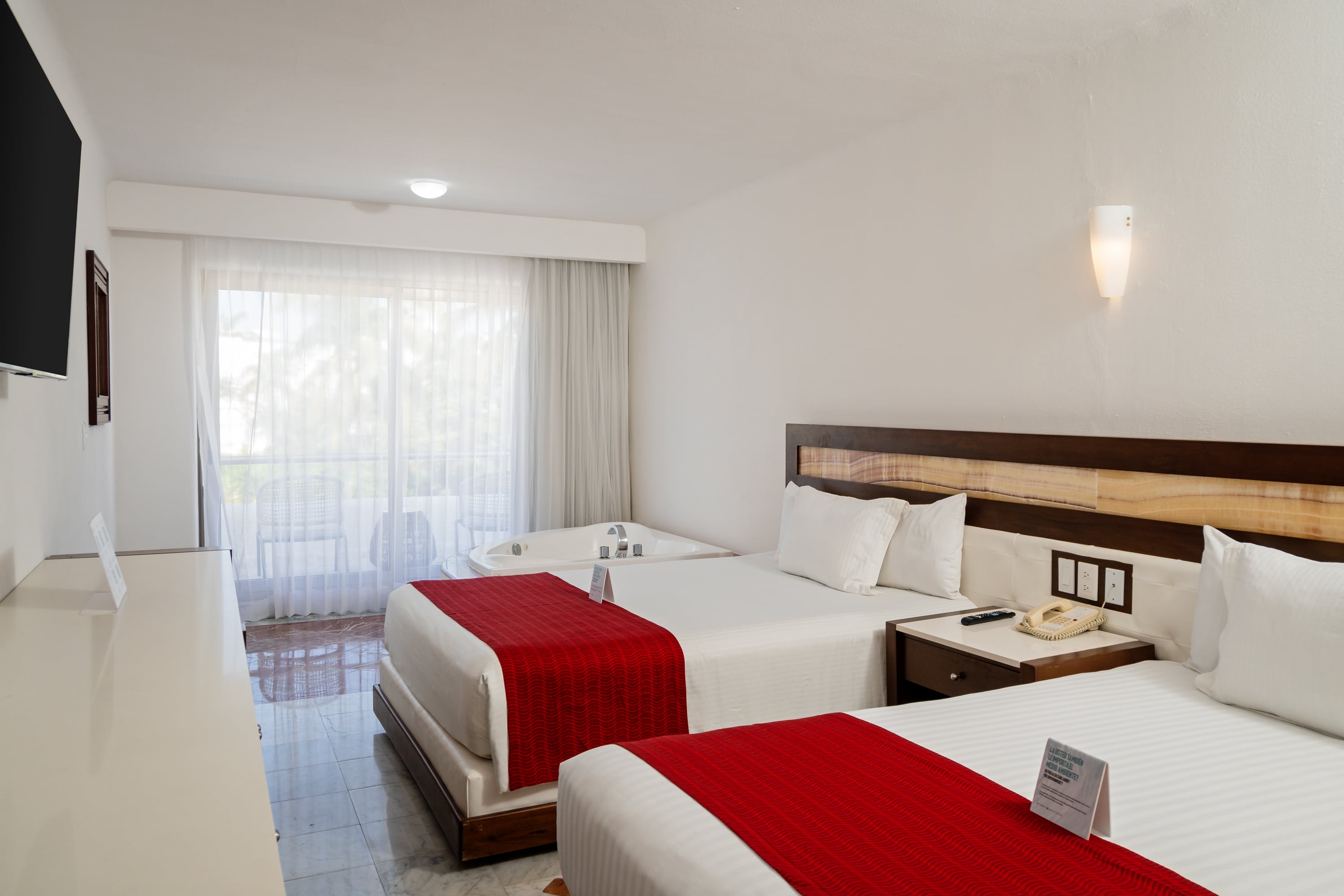 Family Room Capacity 8 Two Bedrooms