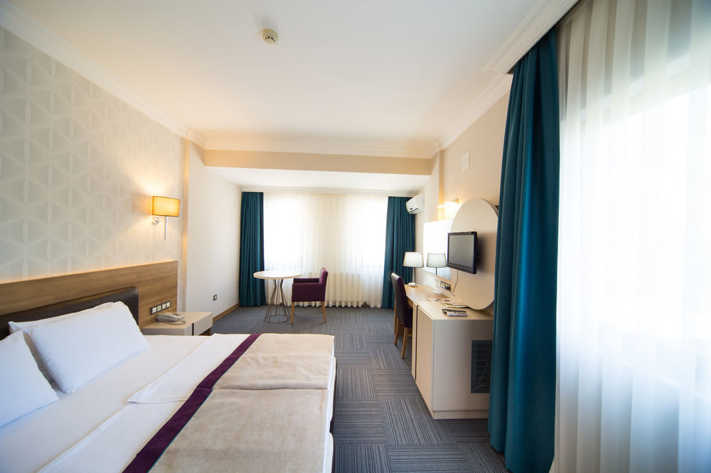 Family Room Capacity 4