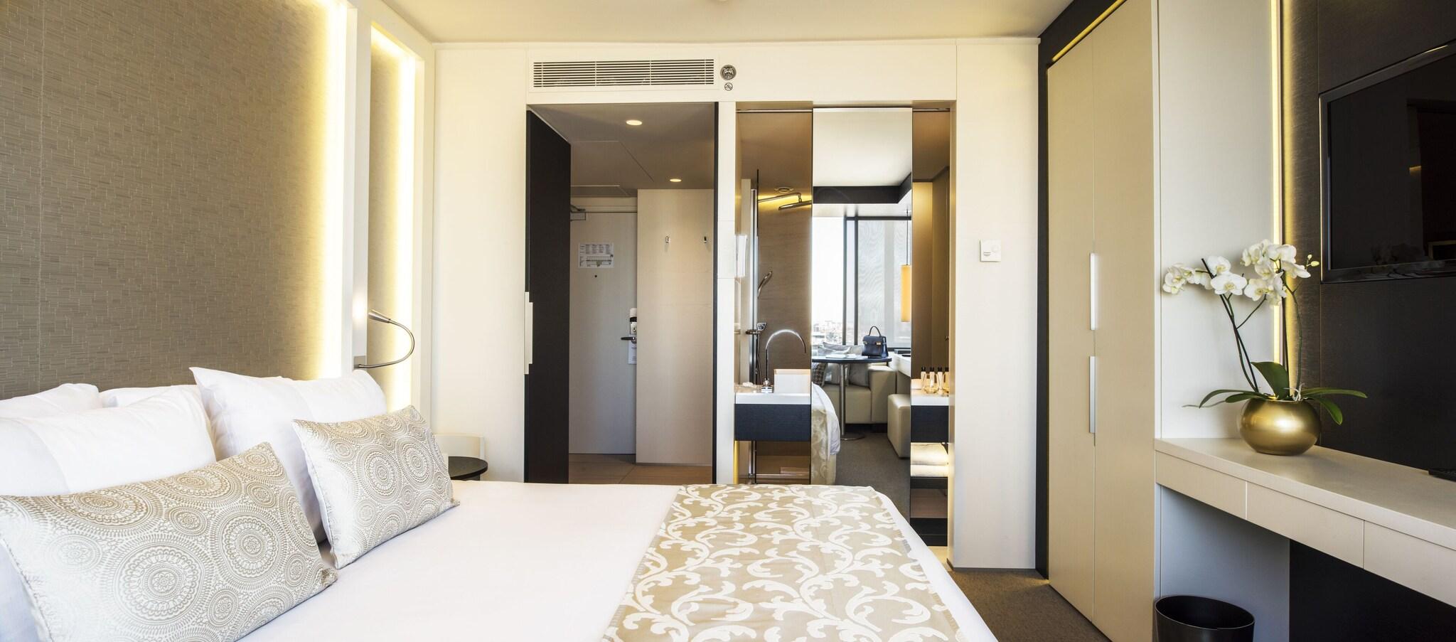 Double Deluxe City View King Bed