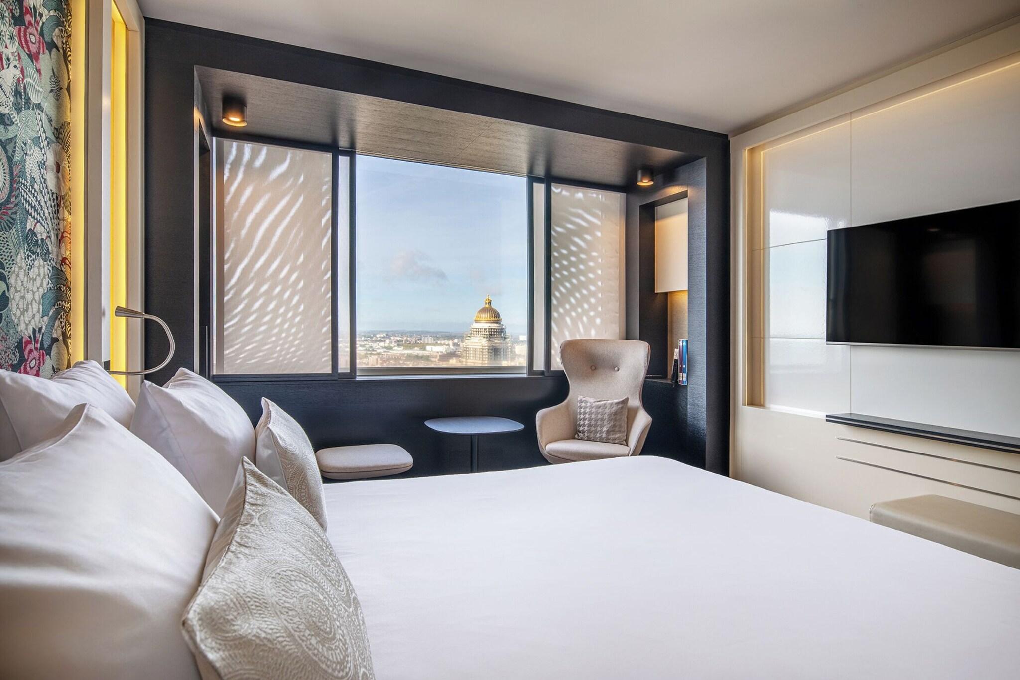 Double Deluxe City View King Bed