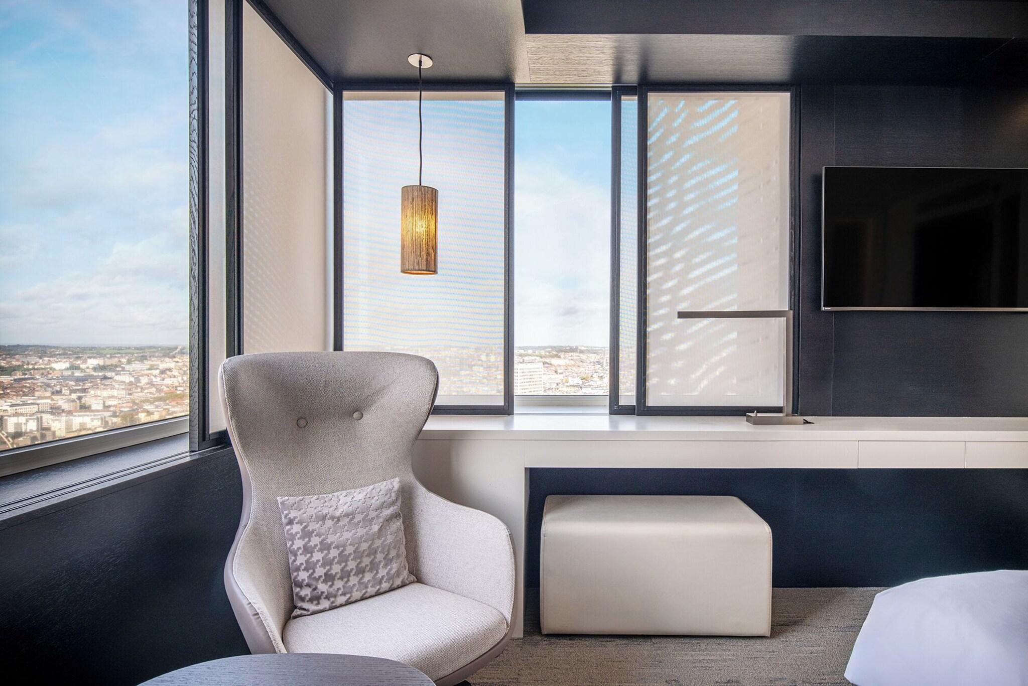 Double Deluxe King Bed