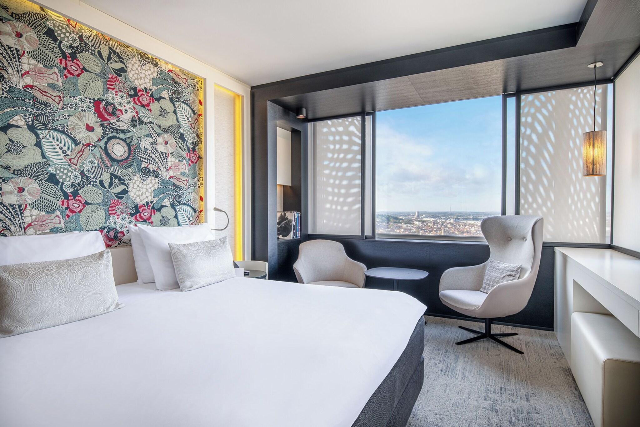 Double Deluxe King Bed