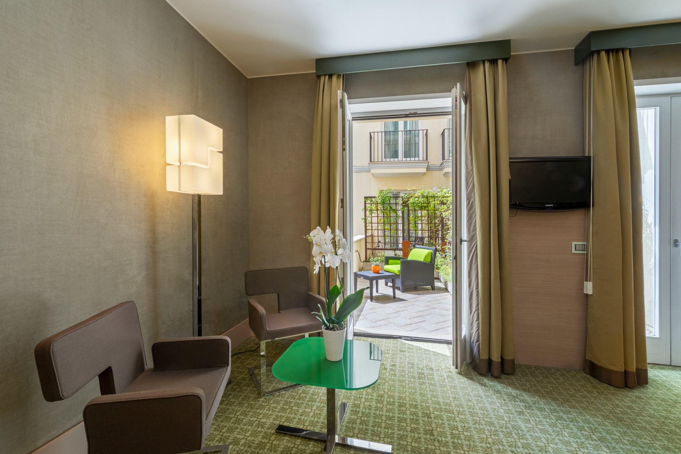 Double or Twin Executive