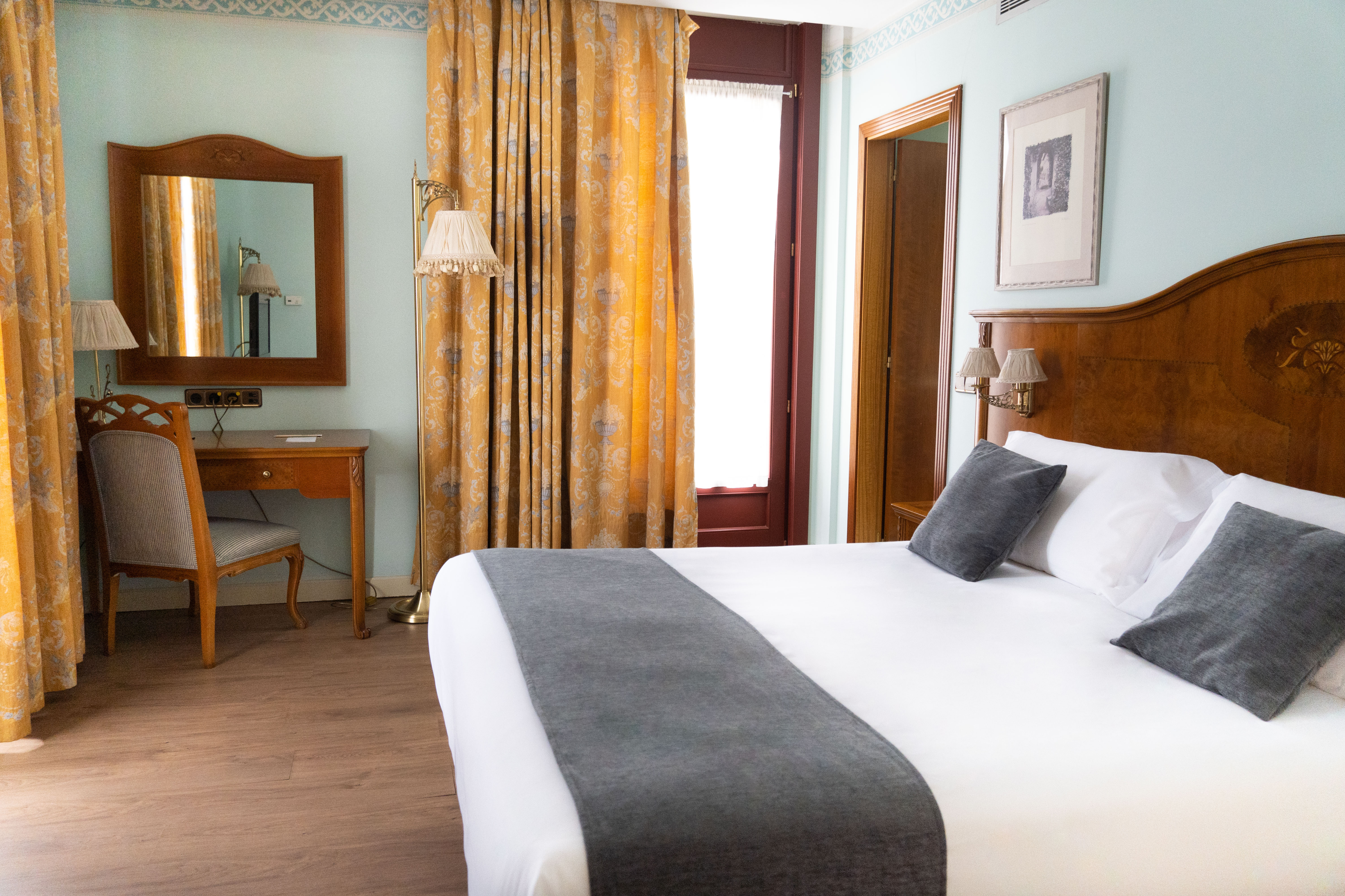 Double or Twin Superior