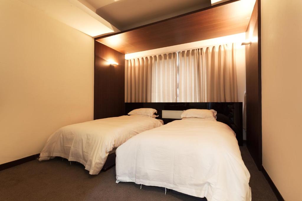 Twin Superior City View