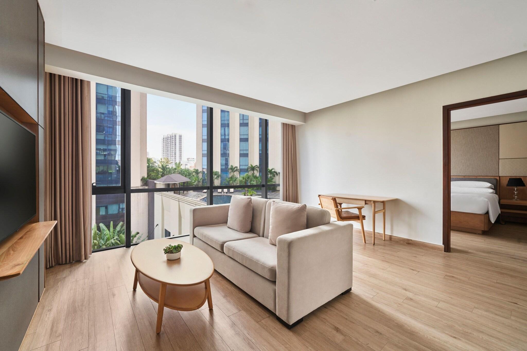 Suite City View King Bed