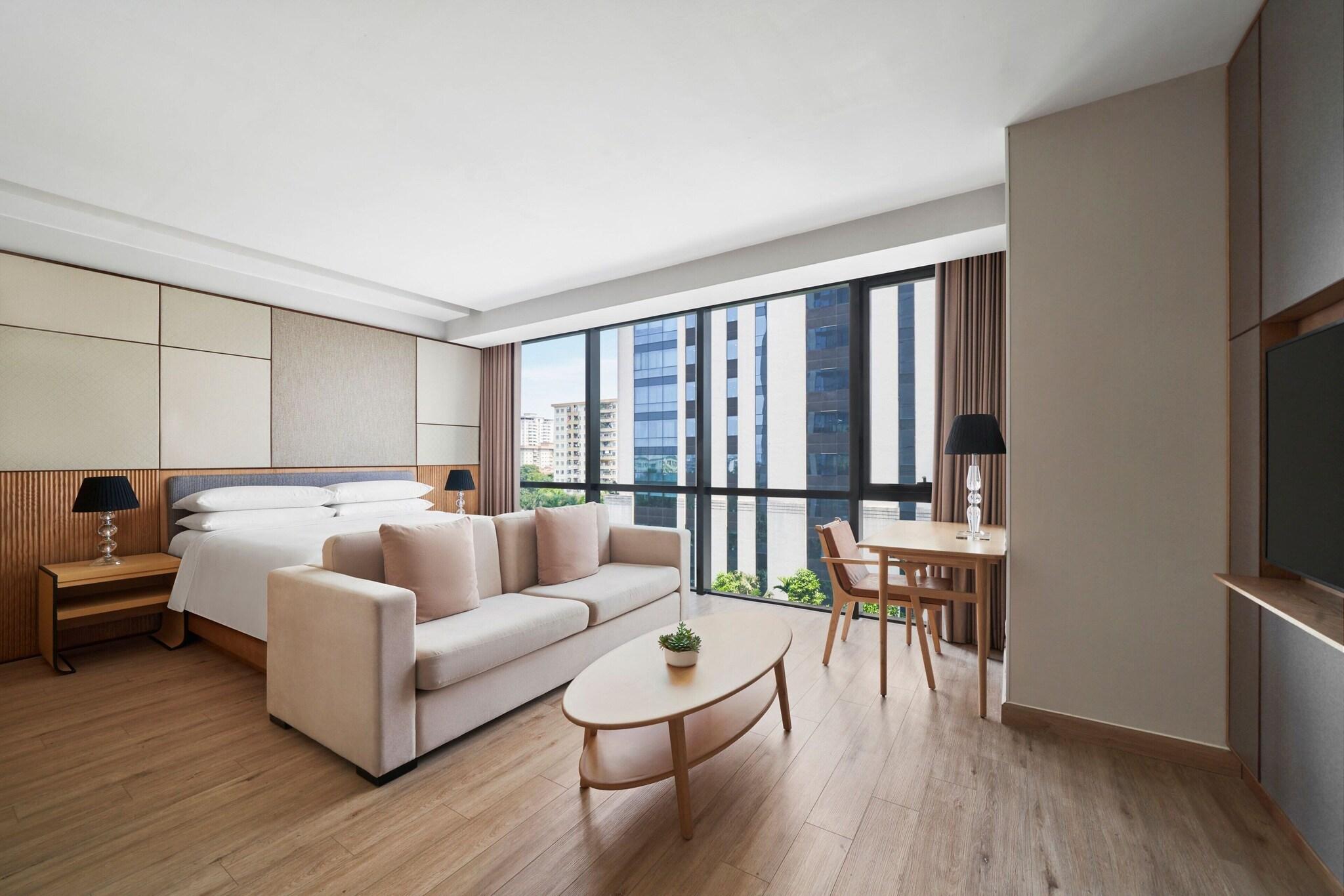 Studio Club City View