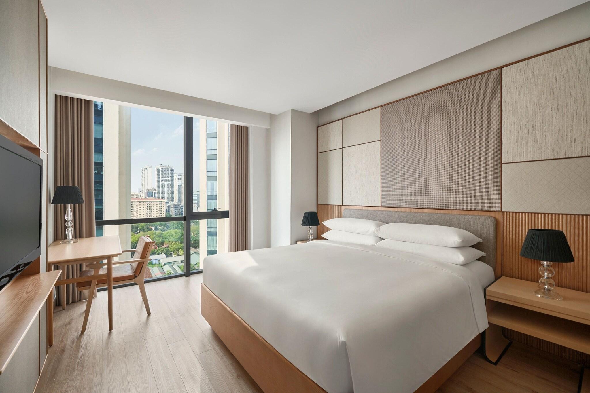 Studio Club City View