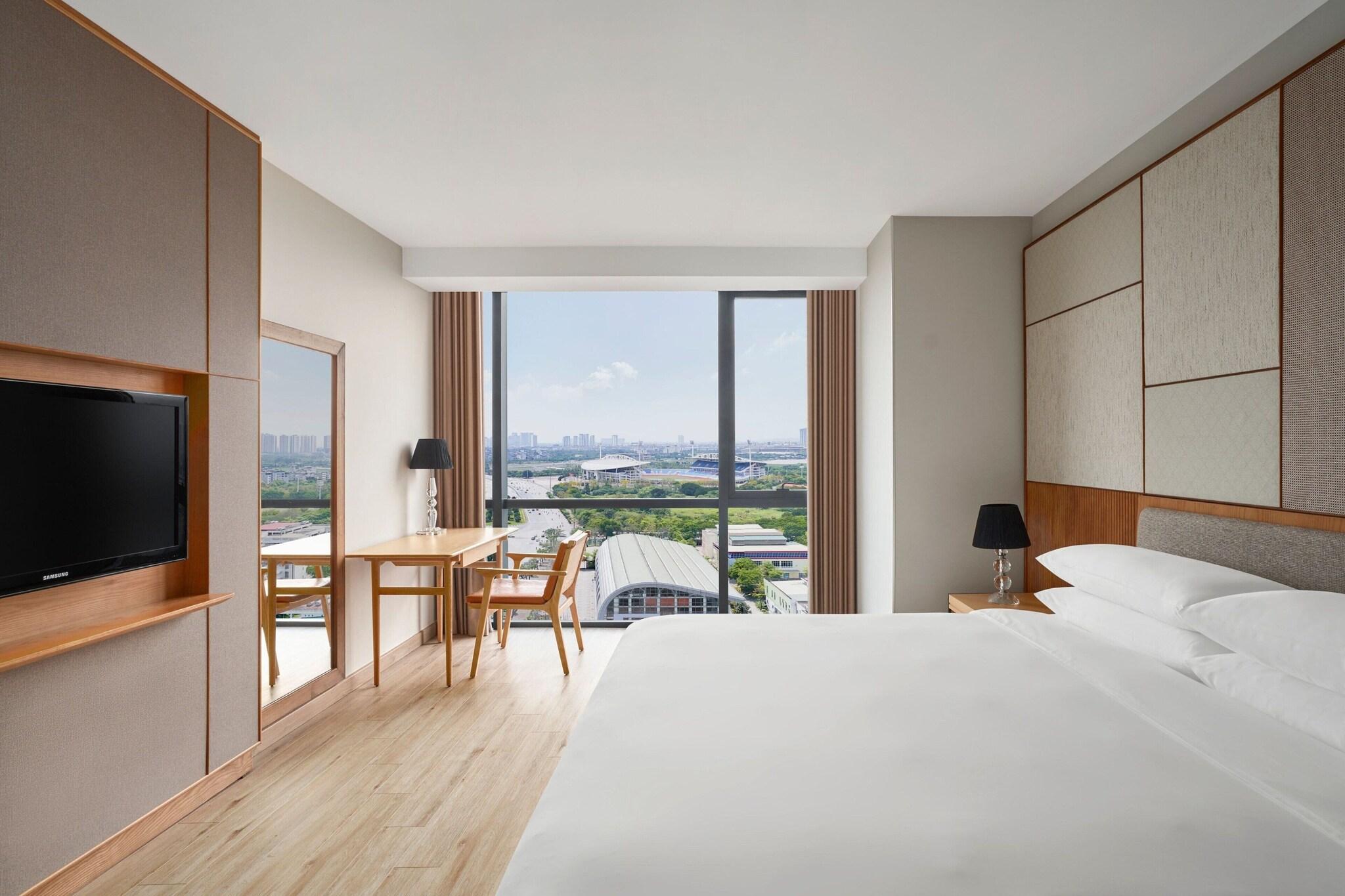 Suite City View King Bed
