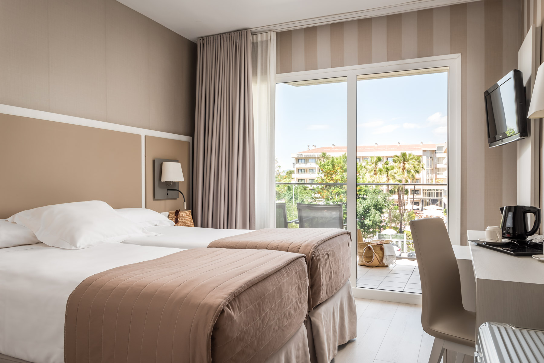 Double or Twin Standard