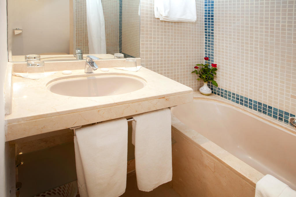 Family Room Capacity 3