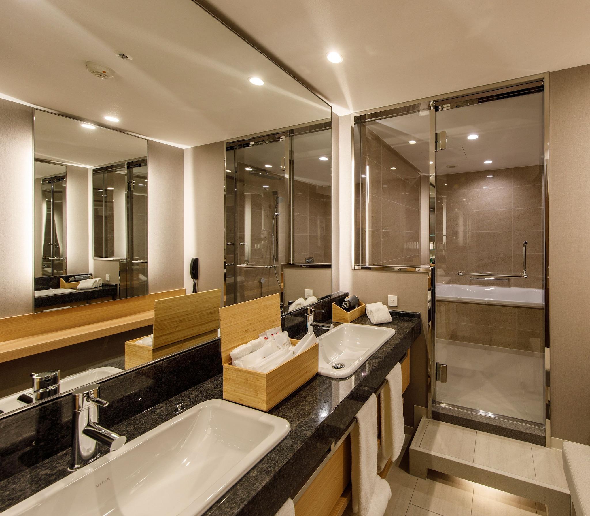 Junior Suite Two Queen Beds Non Smoking