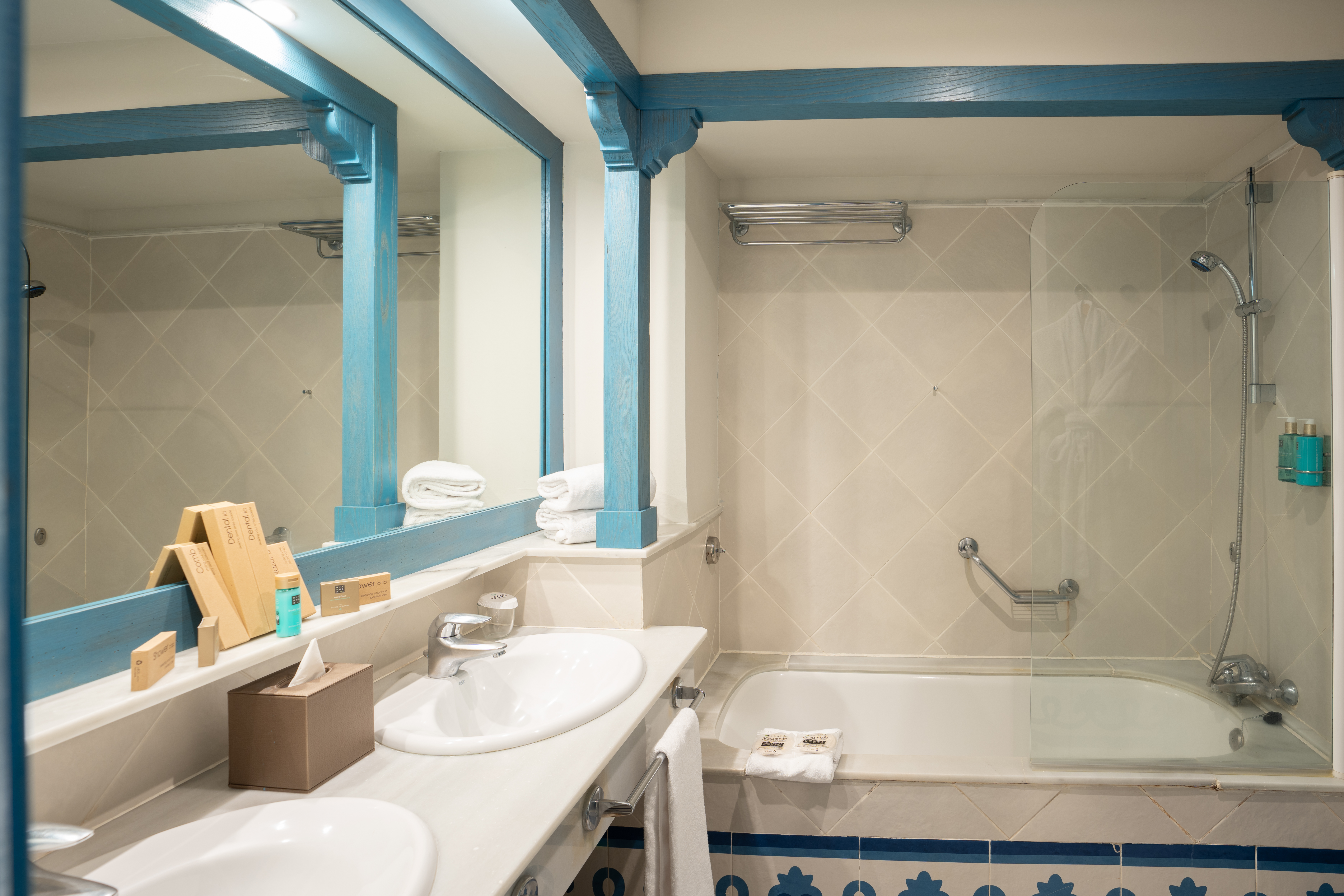 Double or Twin Side Sea View