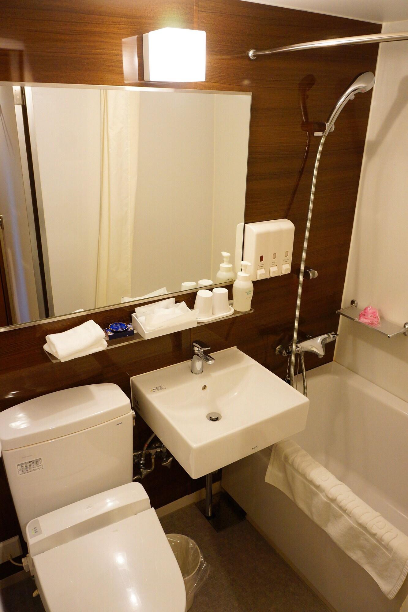 Twin Deluxe Two Beds