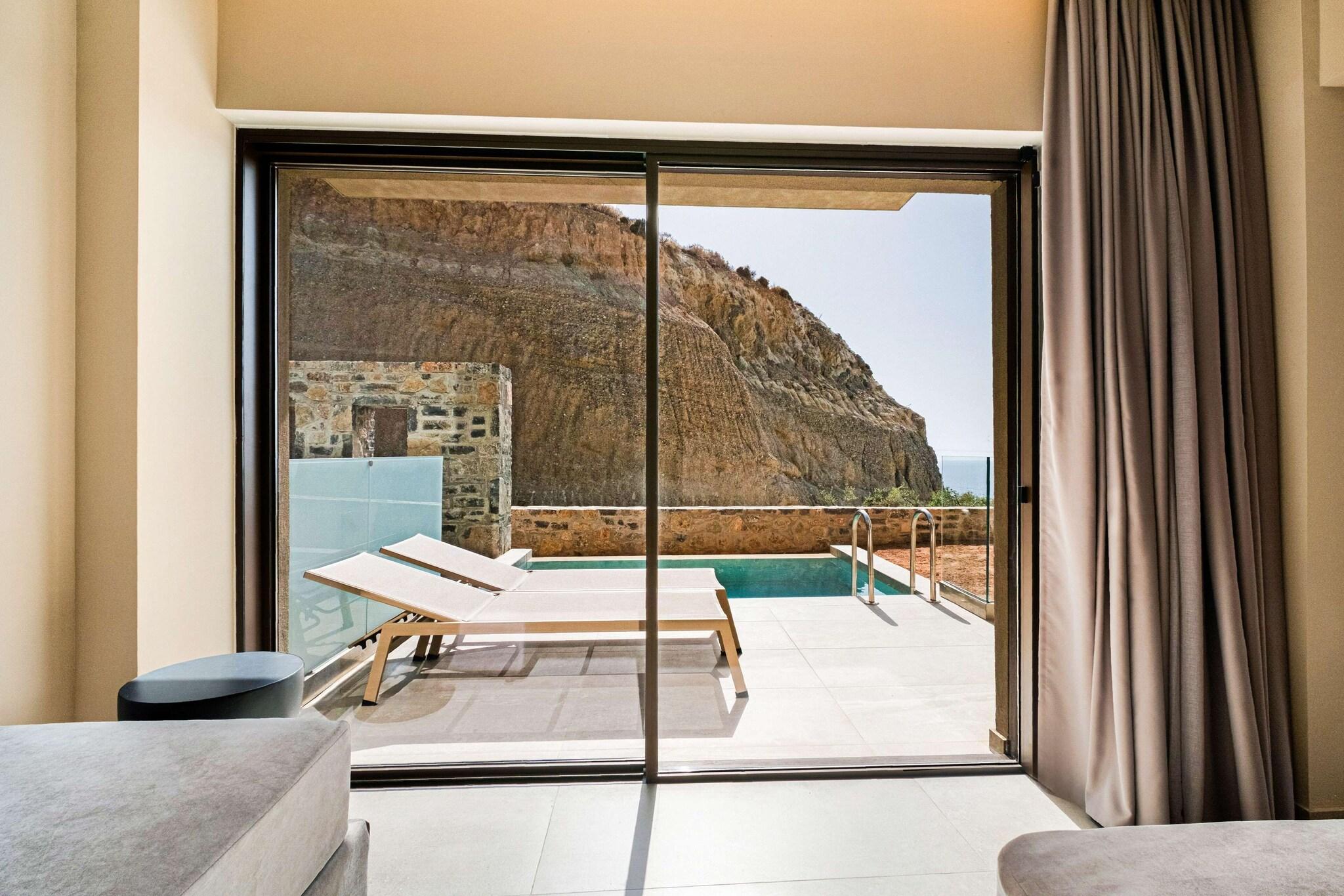 Double or Twin with Private Pool