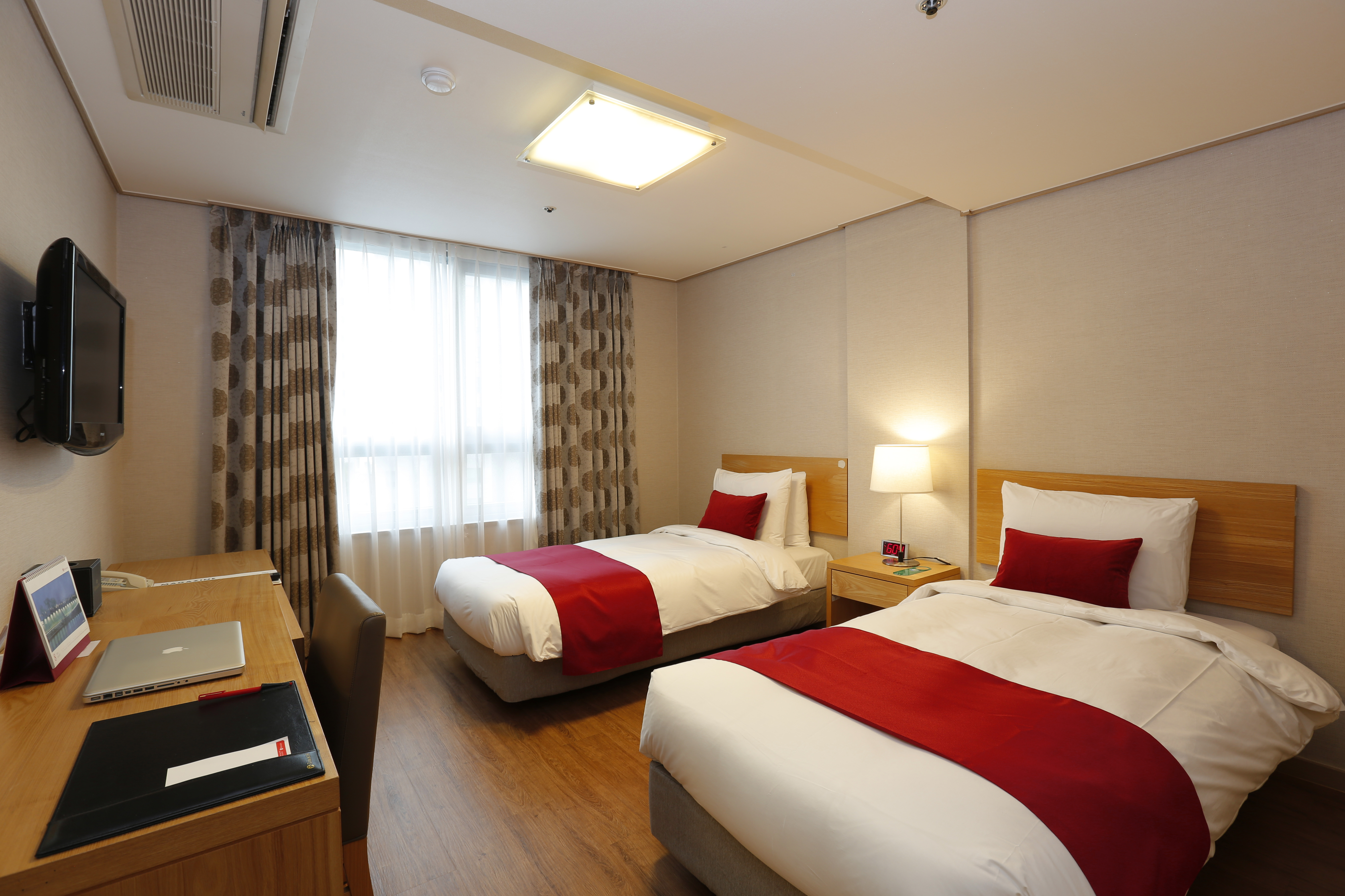 Double or Twin Standard