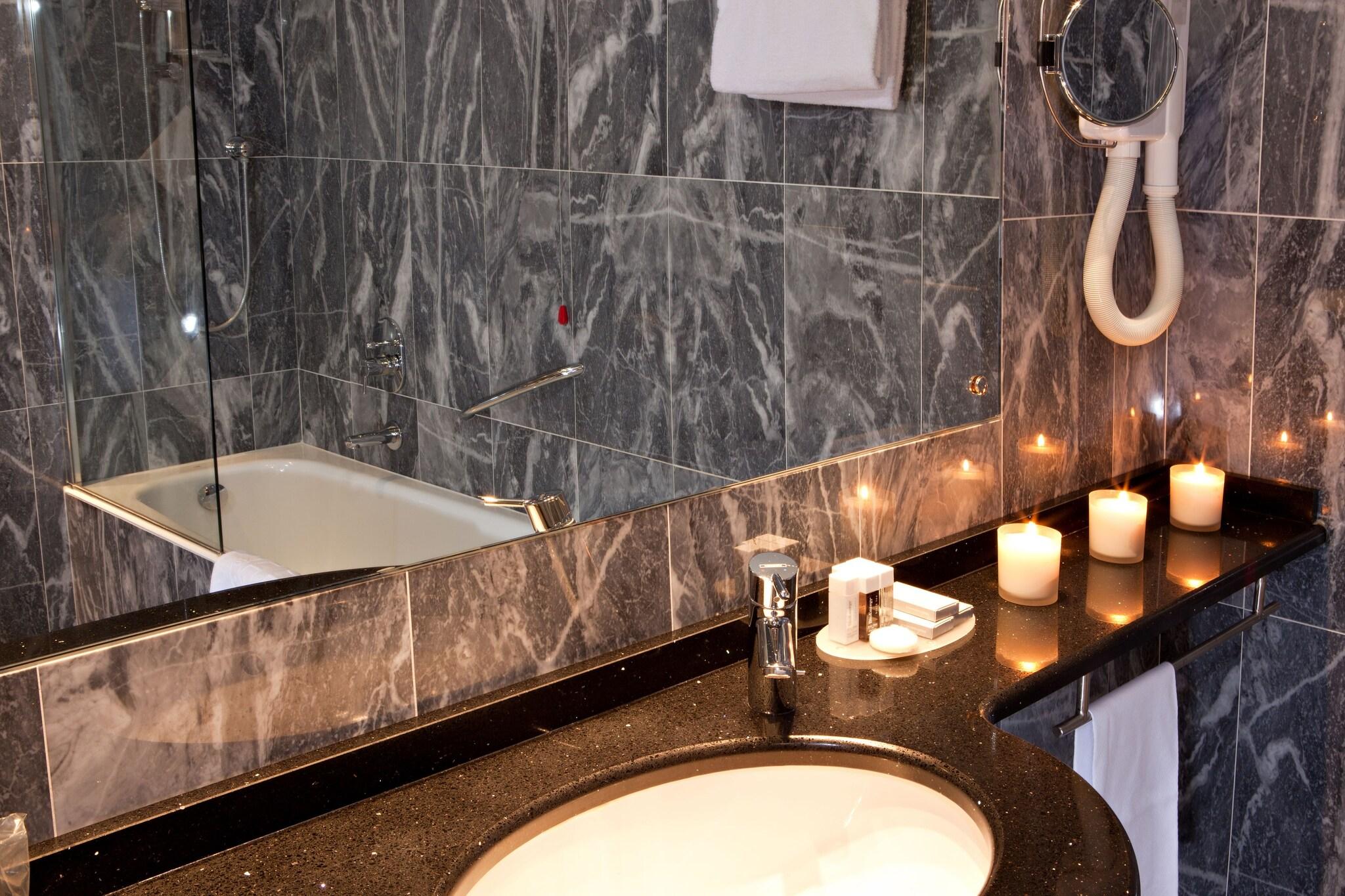 Double or Twin Deluxe