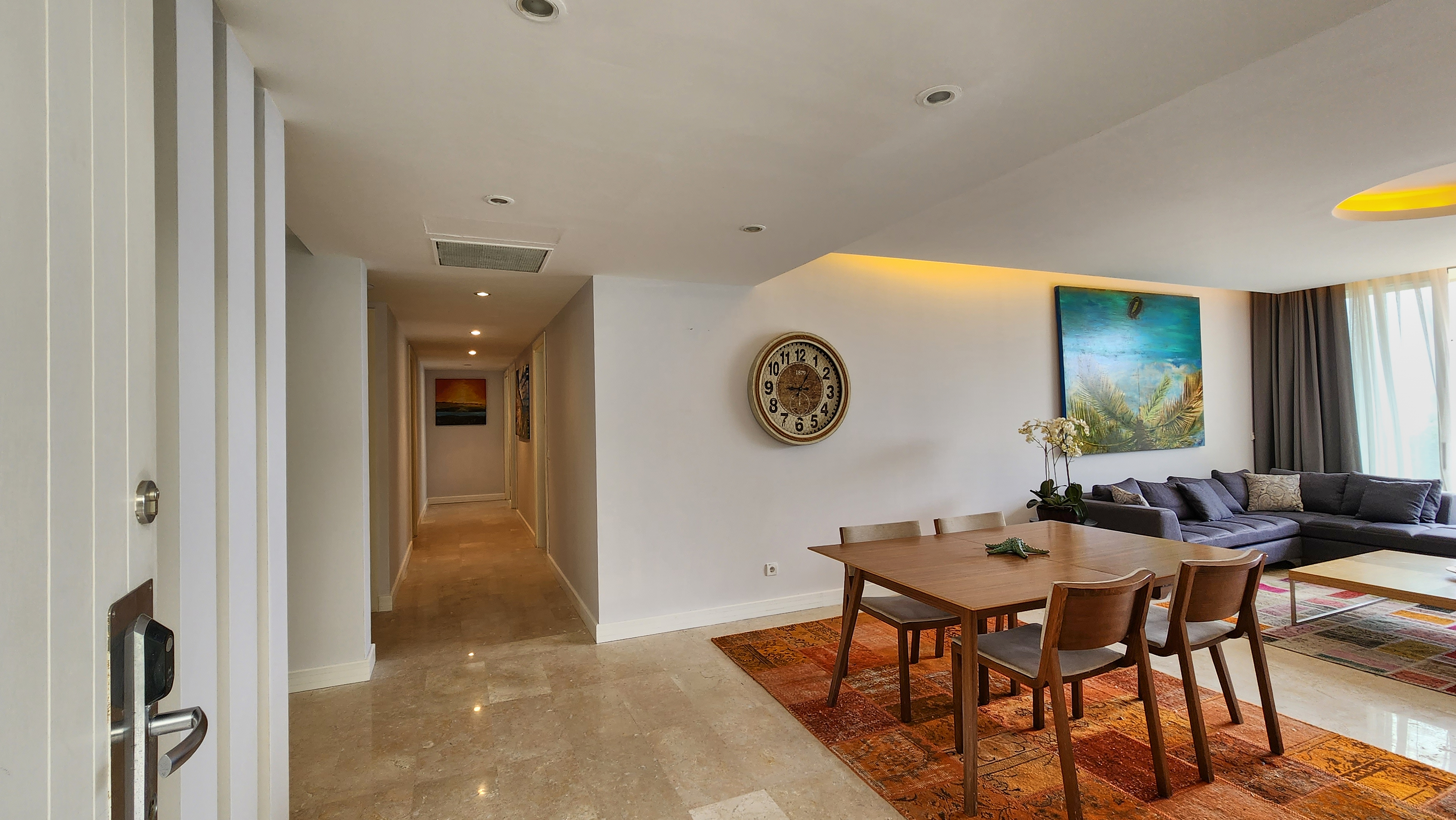 Apartment Four Bedrooms One Bathroom