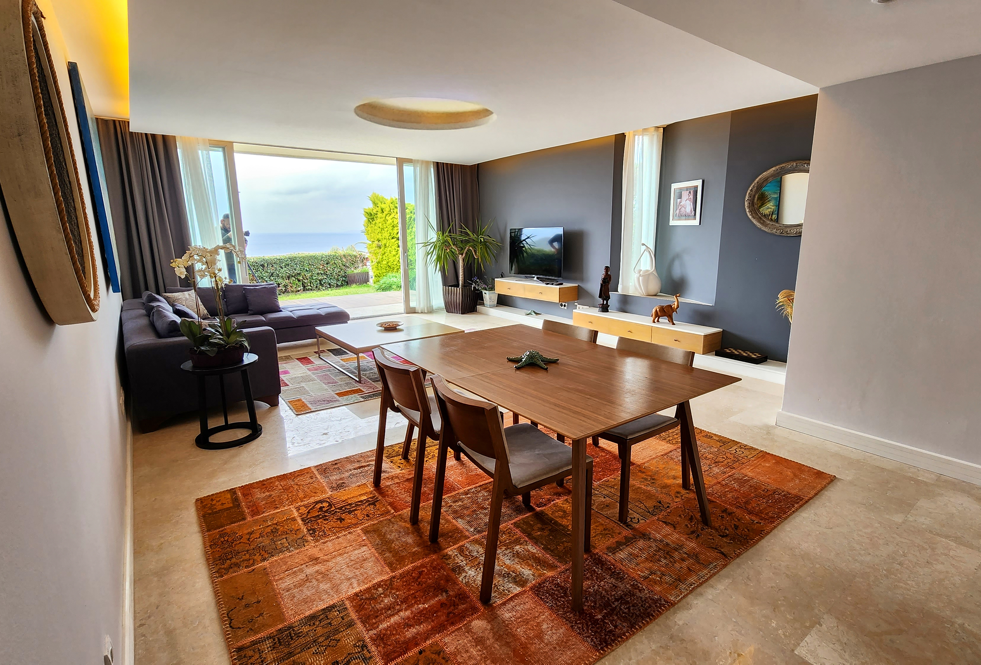 Apartment Four Bedrooms One Bathroom