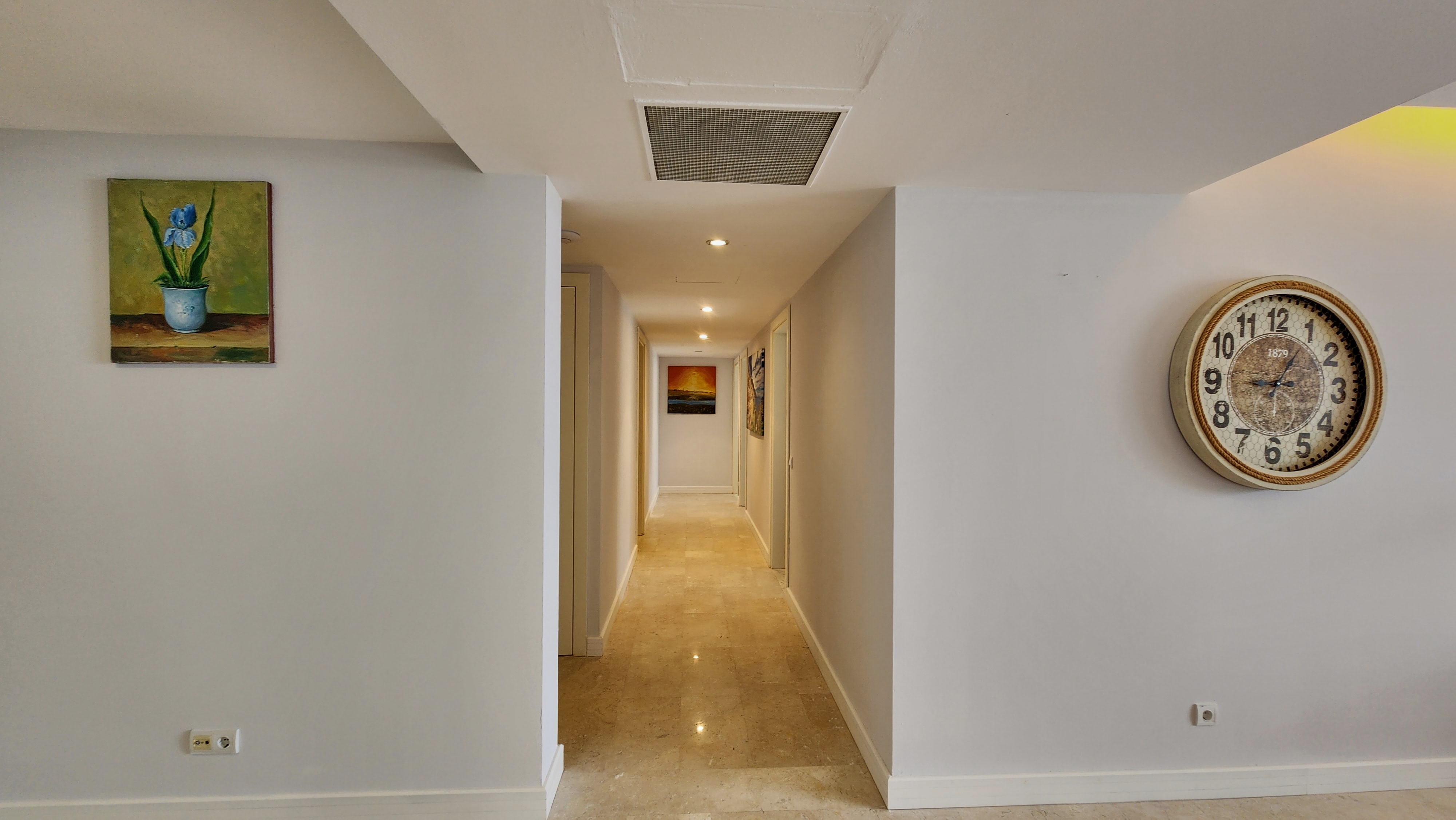 Apartment Four Bedrooms One Bathroom