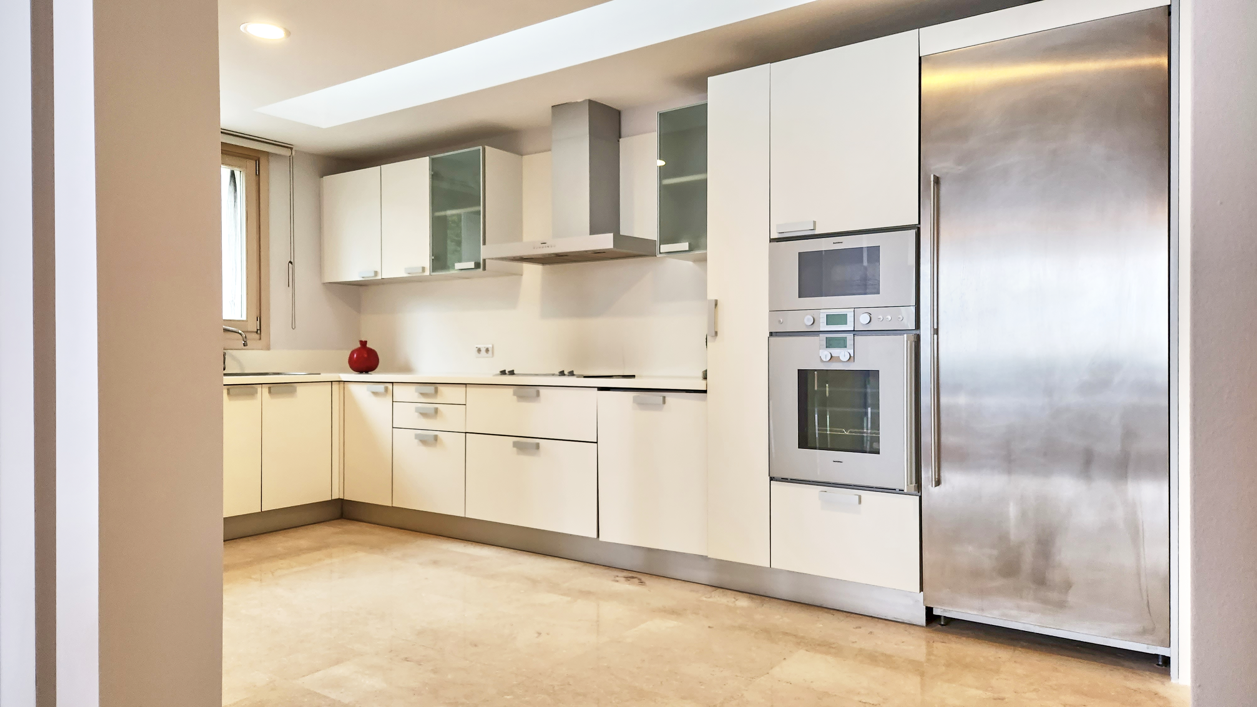 Apartment Four Bedrooms One Bathroom