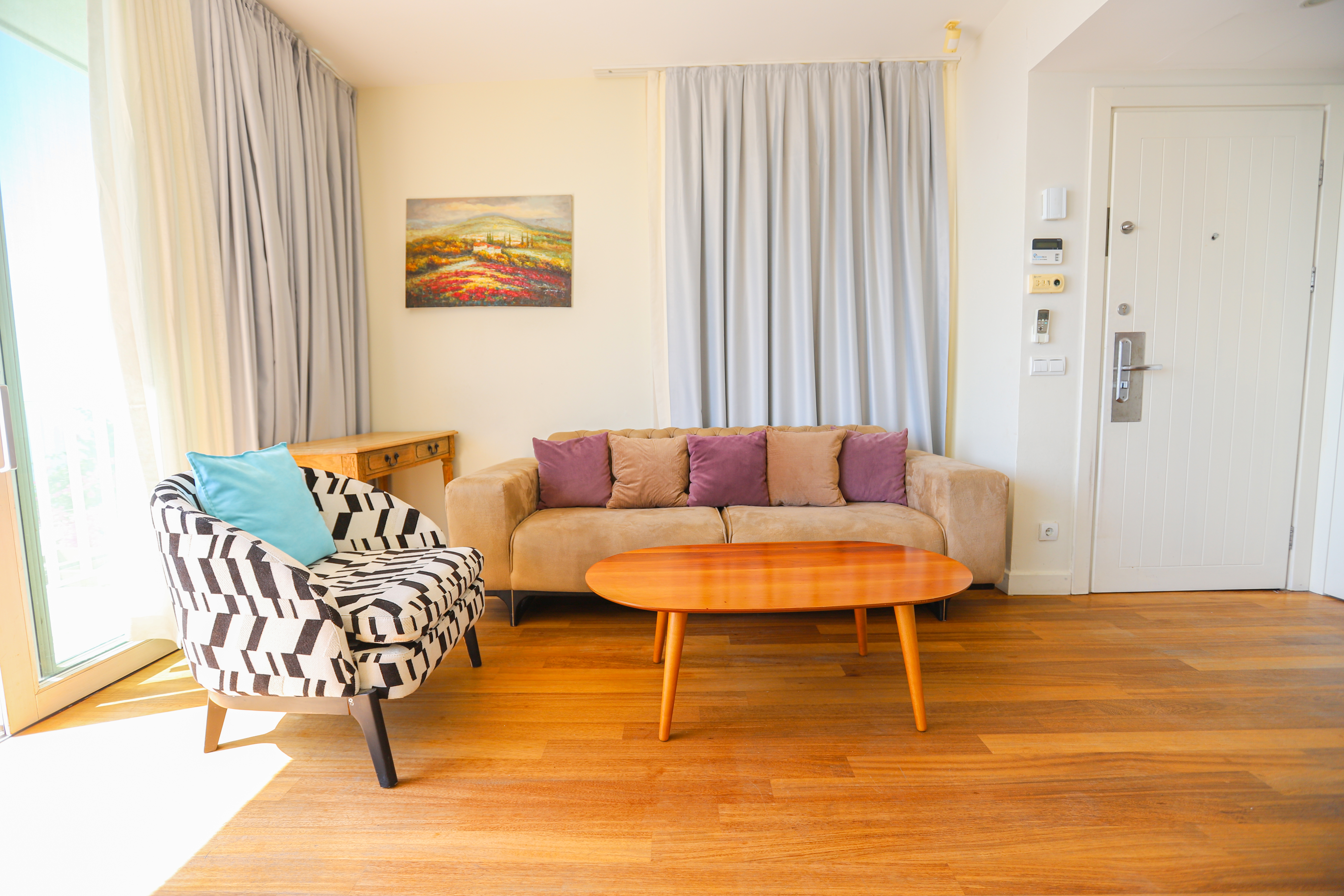 Apartment Four Bedrooms One Bathroom