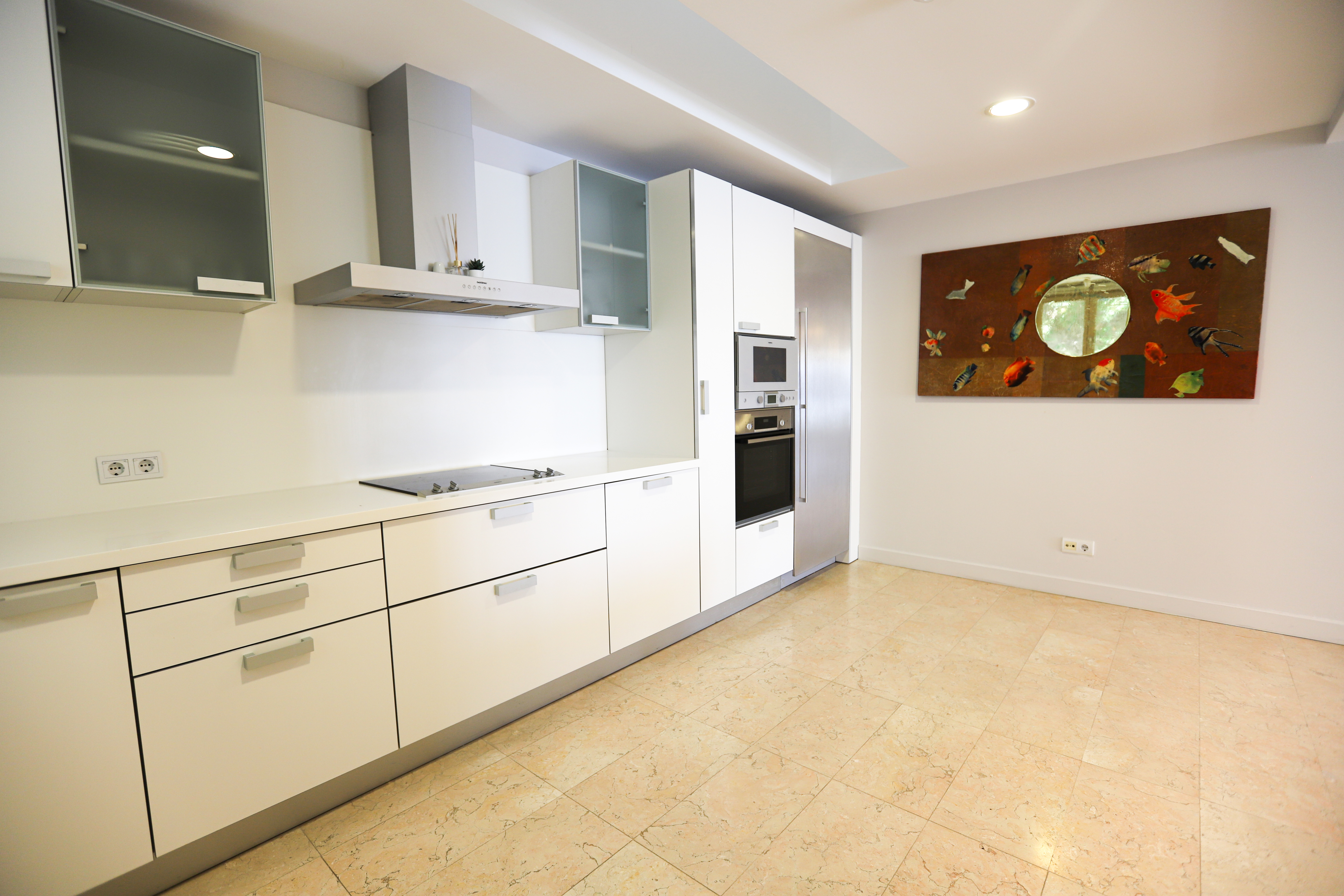 Apartment Four Bedrooms One Bathroom