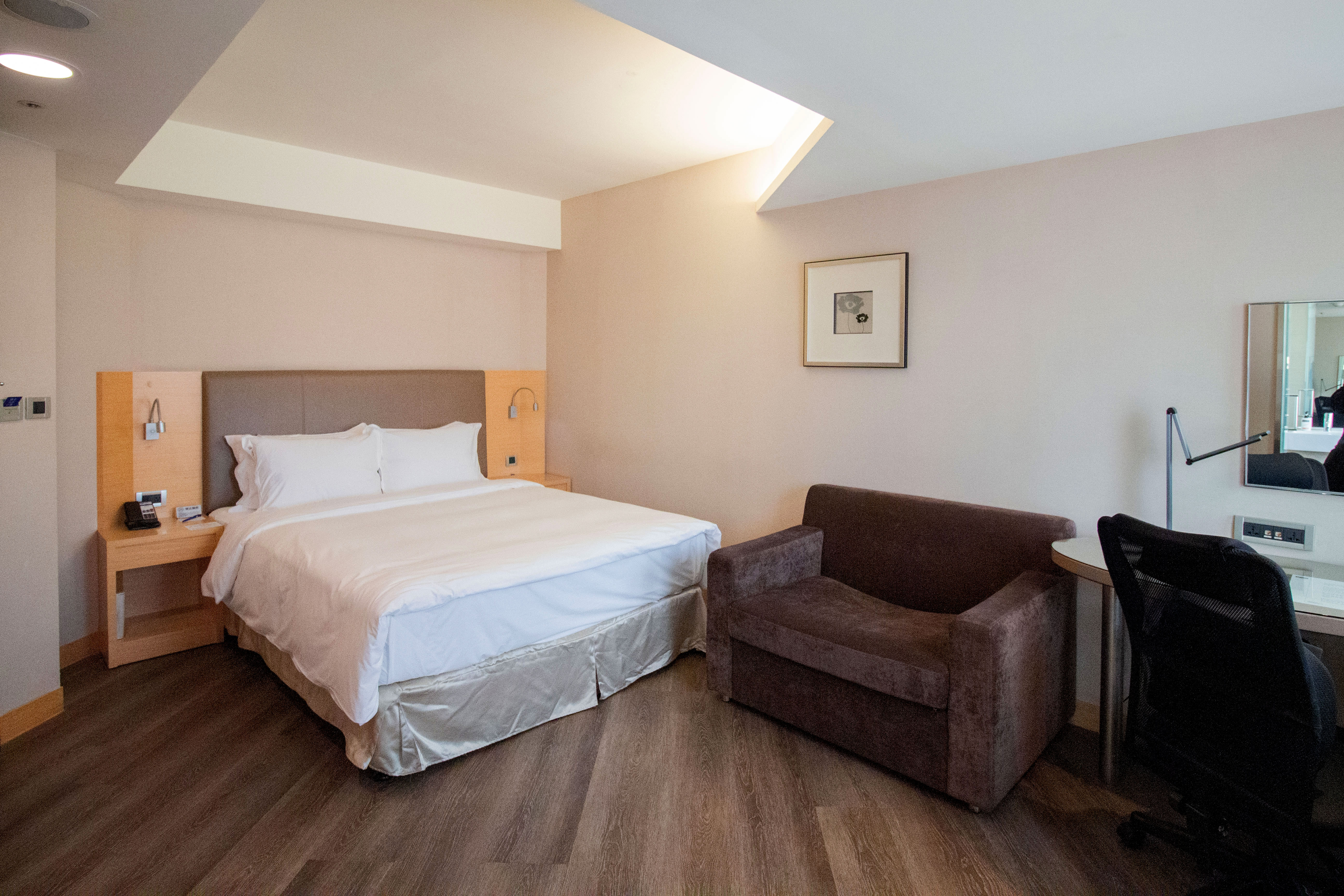 Double Queen Size Bed