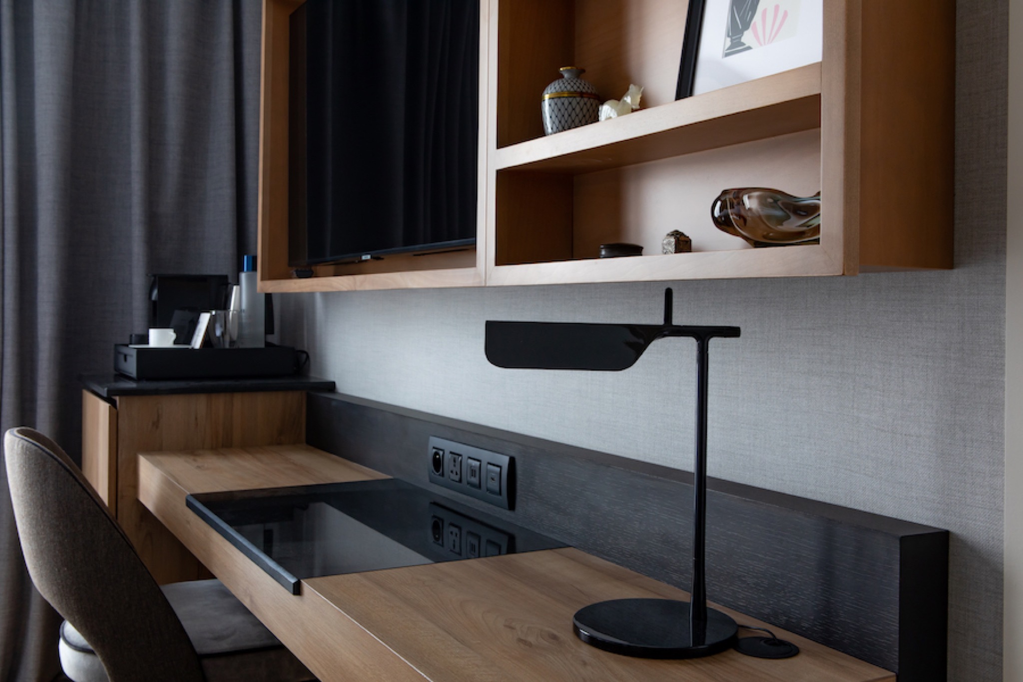 Room Connecting Room