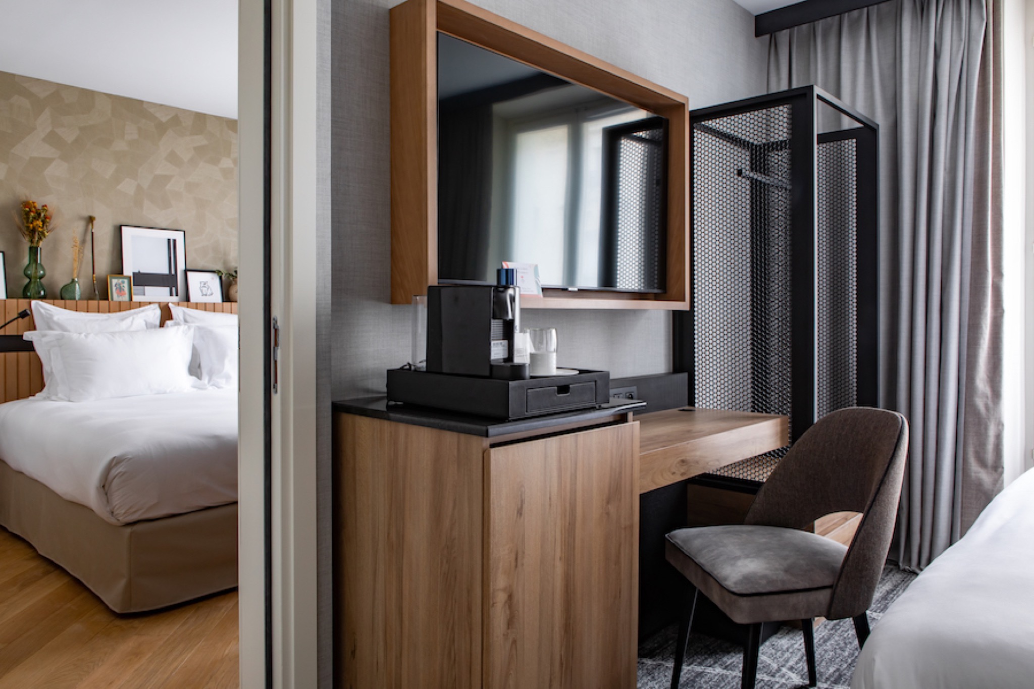 Room Connecting Room