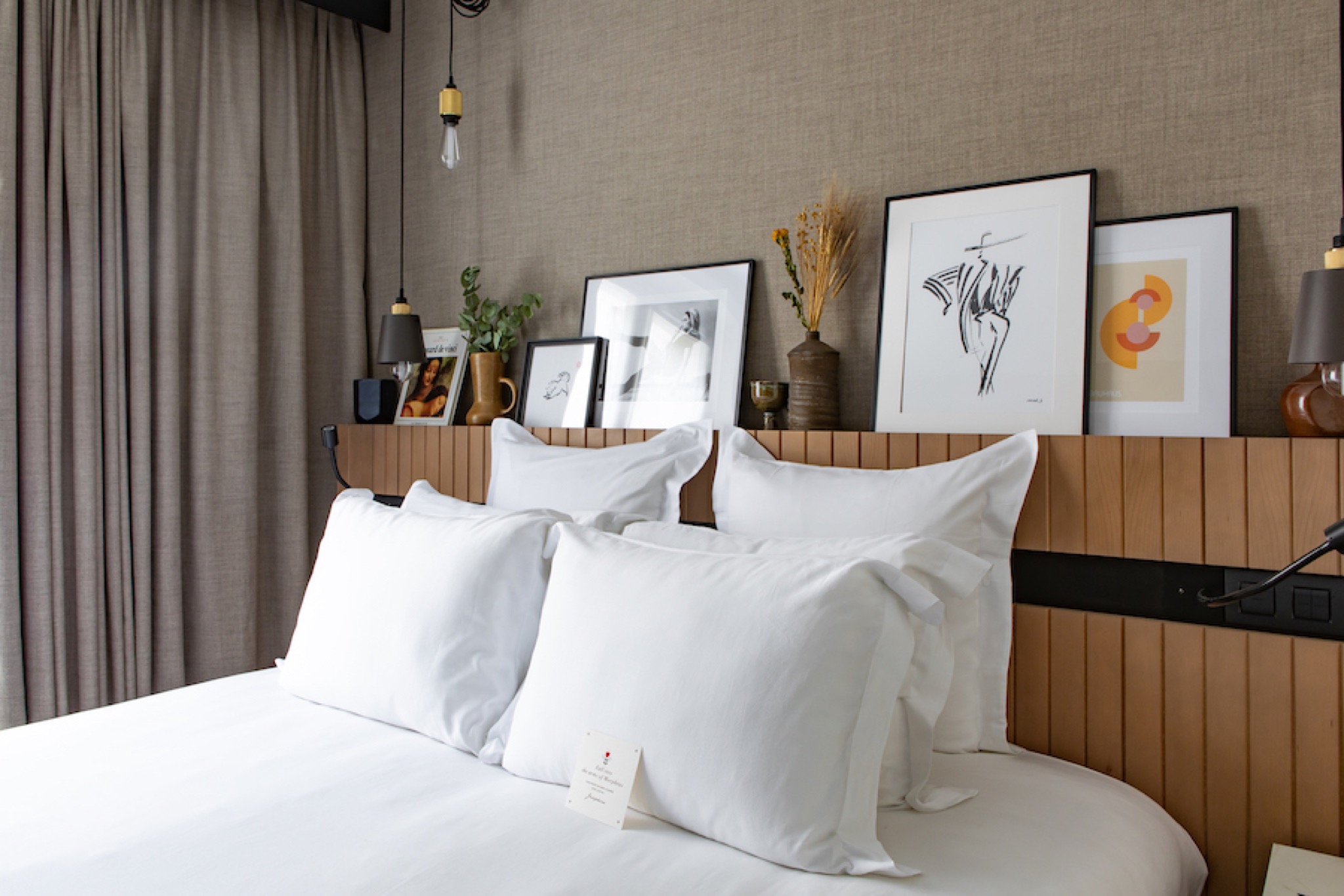 Room Connecting Room