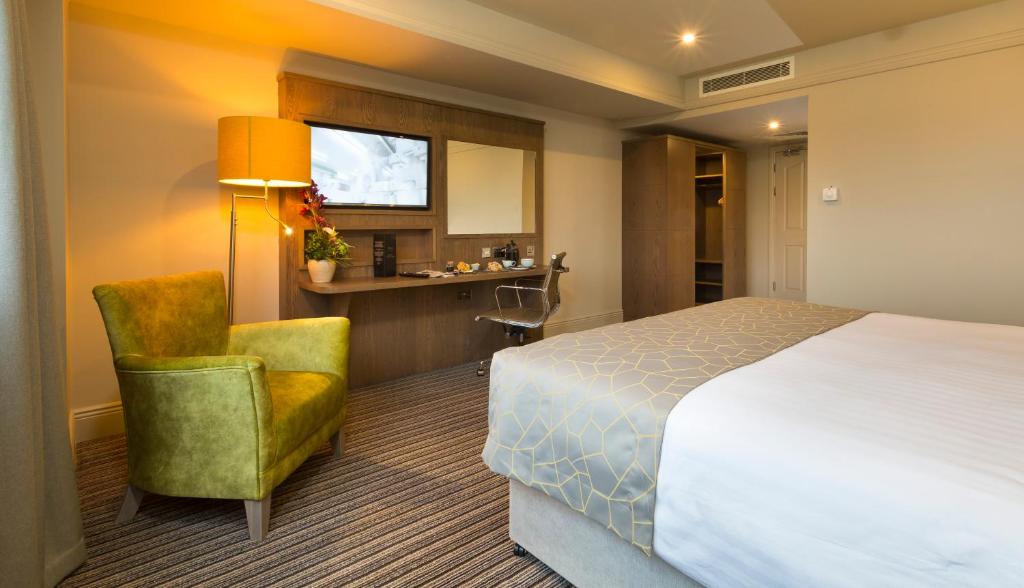 Room Executive Capacity 2