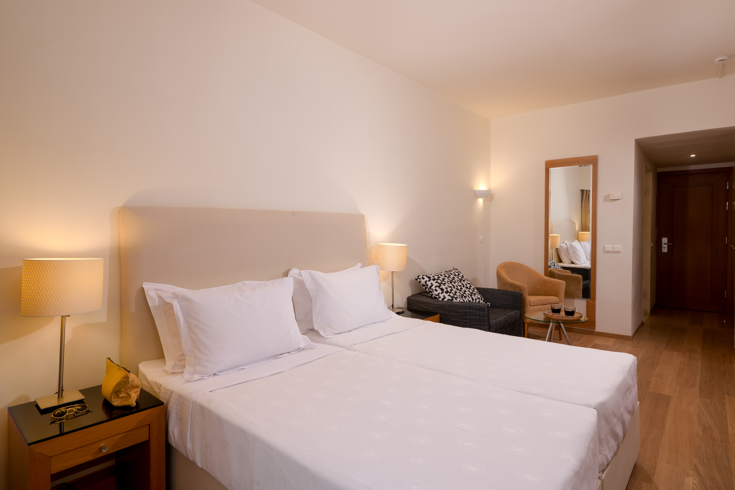 Double or Twin Deluxe Side Sea View