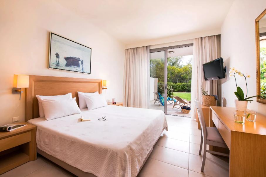 Family Room Garden View