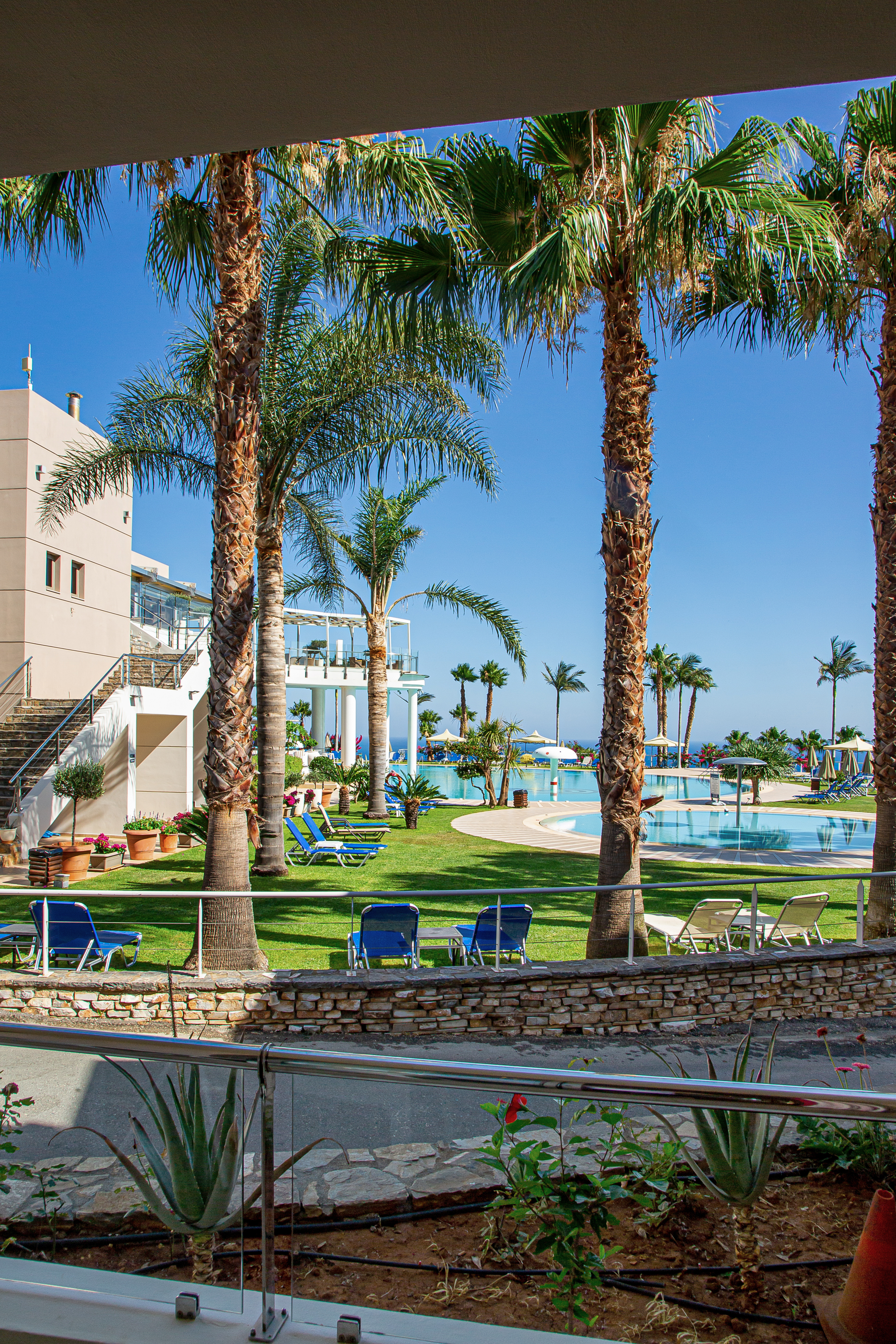 Suite Deluxe Pool View