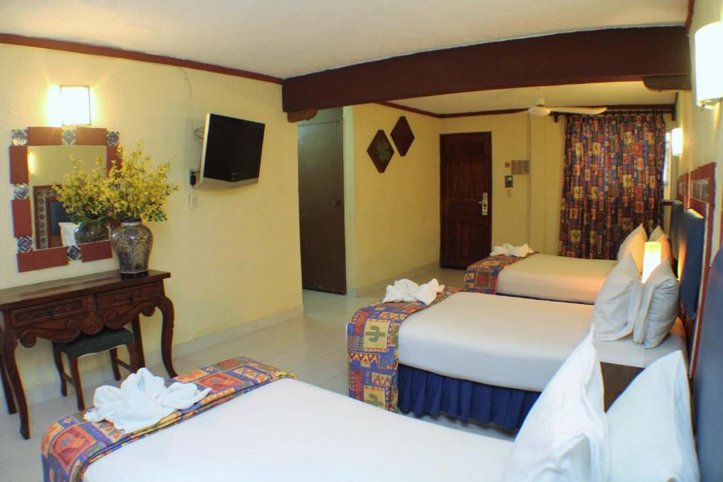 Family Room Three Beds