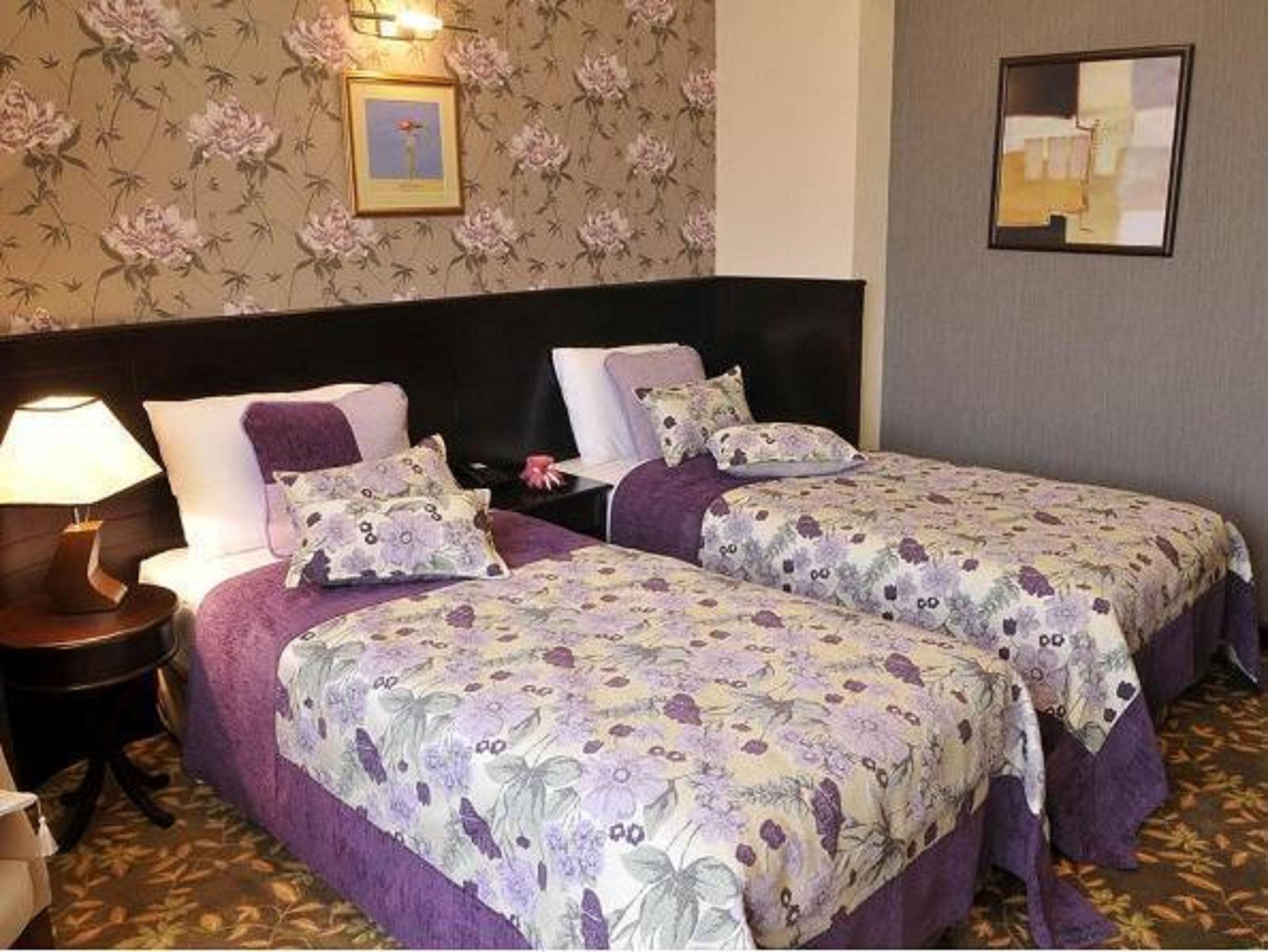 Double or Twin Standard