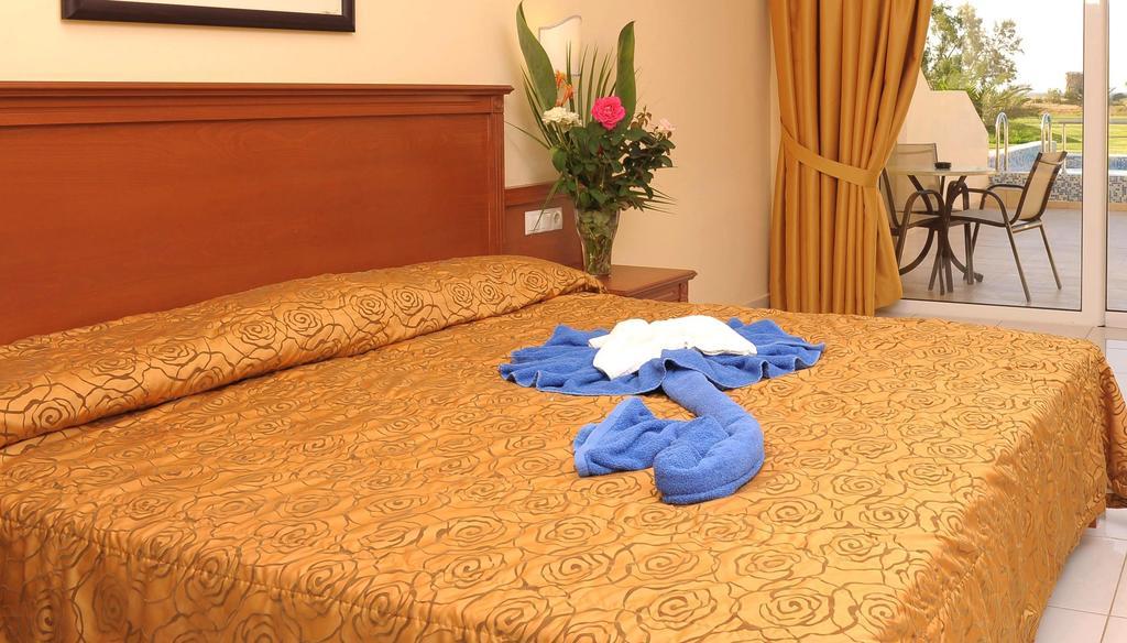 Family Room Land View