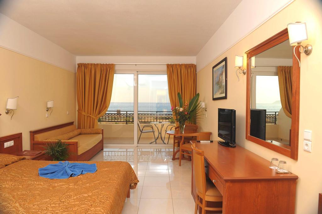 Double or Twin Sea Front