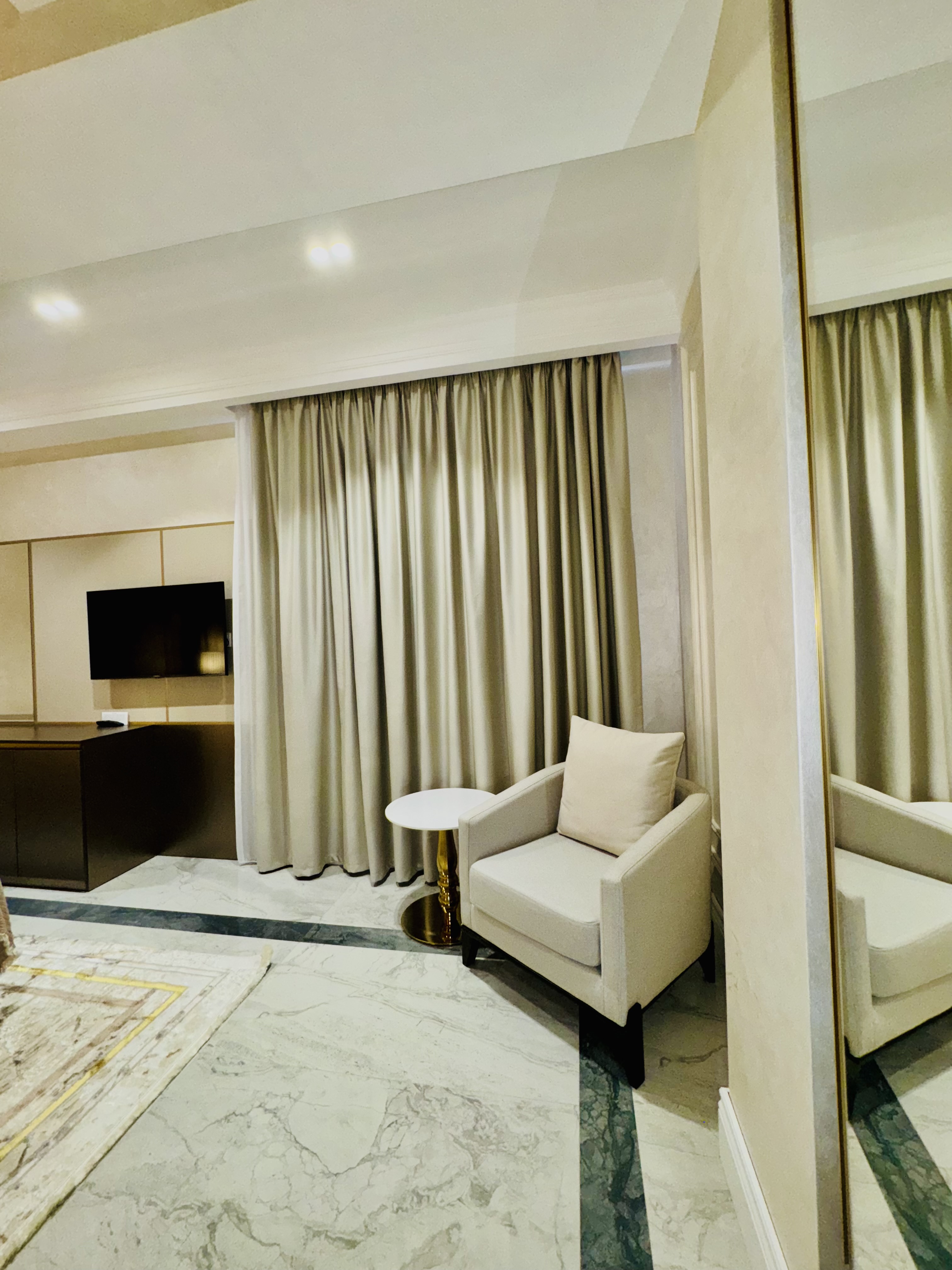 Double King Bed One Bedroom 