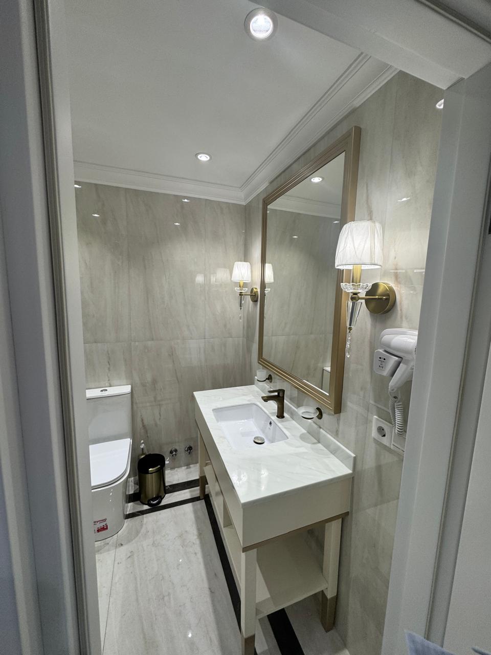 Studio Deluxe King Bed