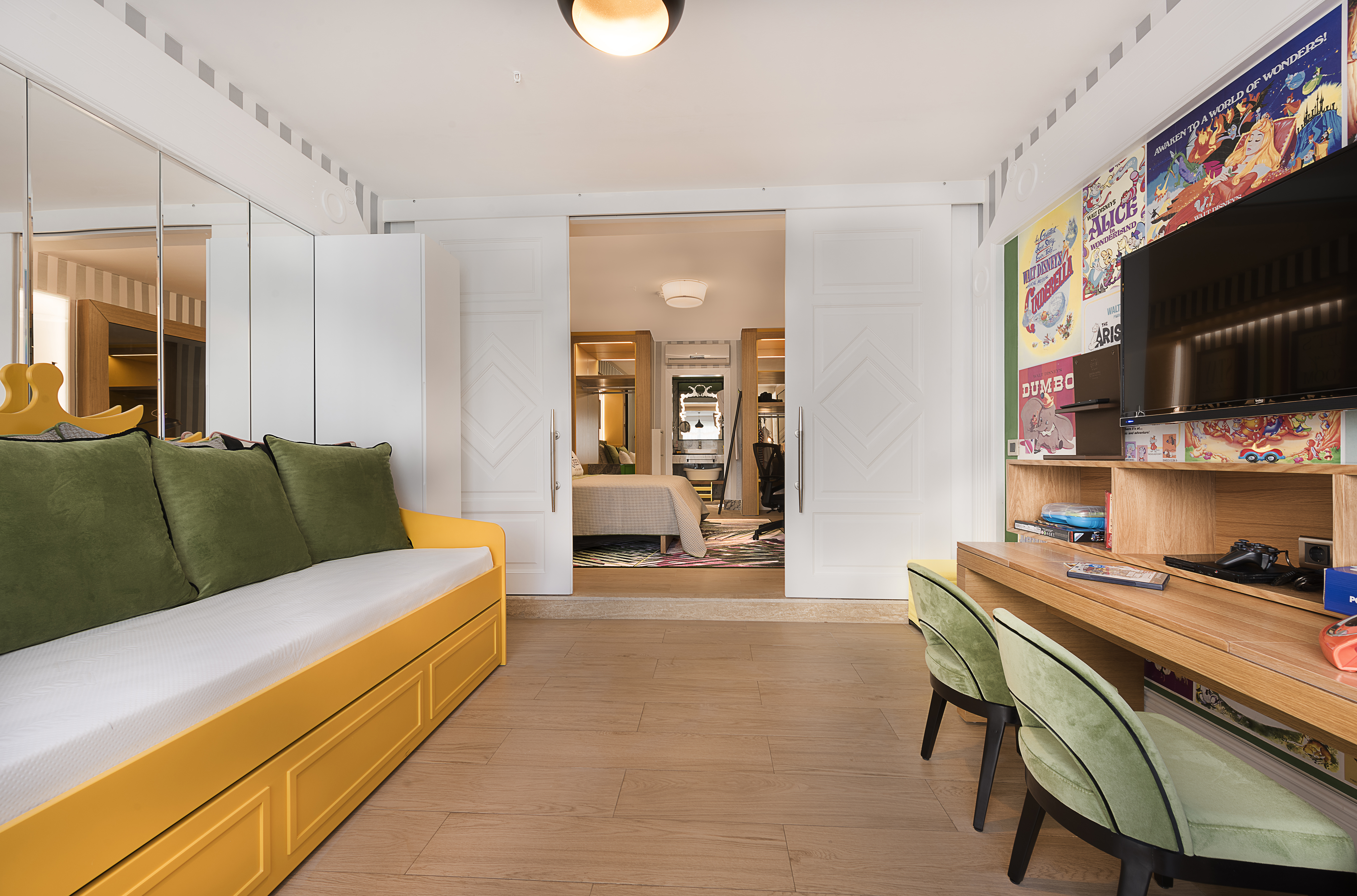 Family Room Connecting Room