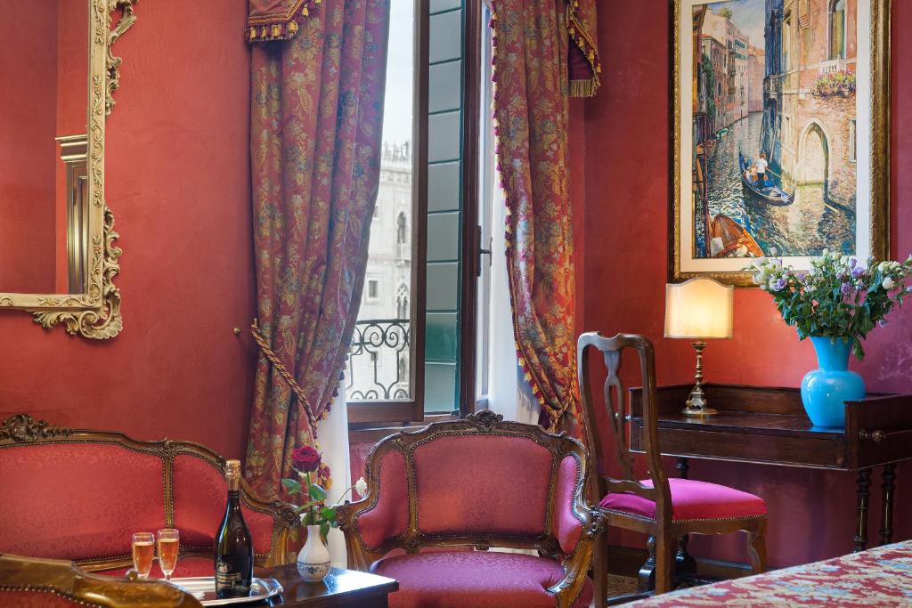 Double Deluxe Canal View