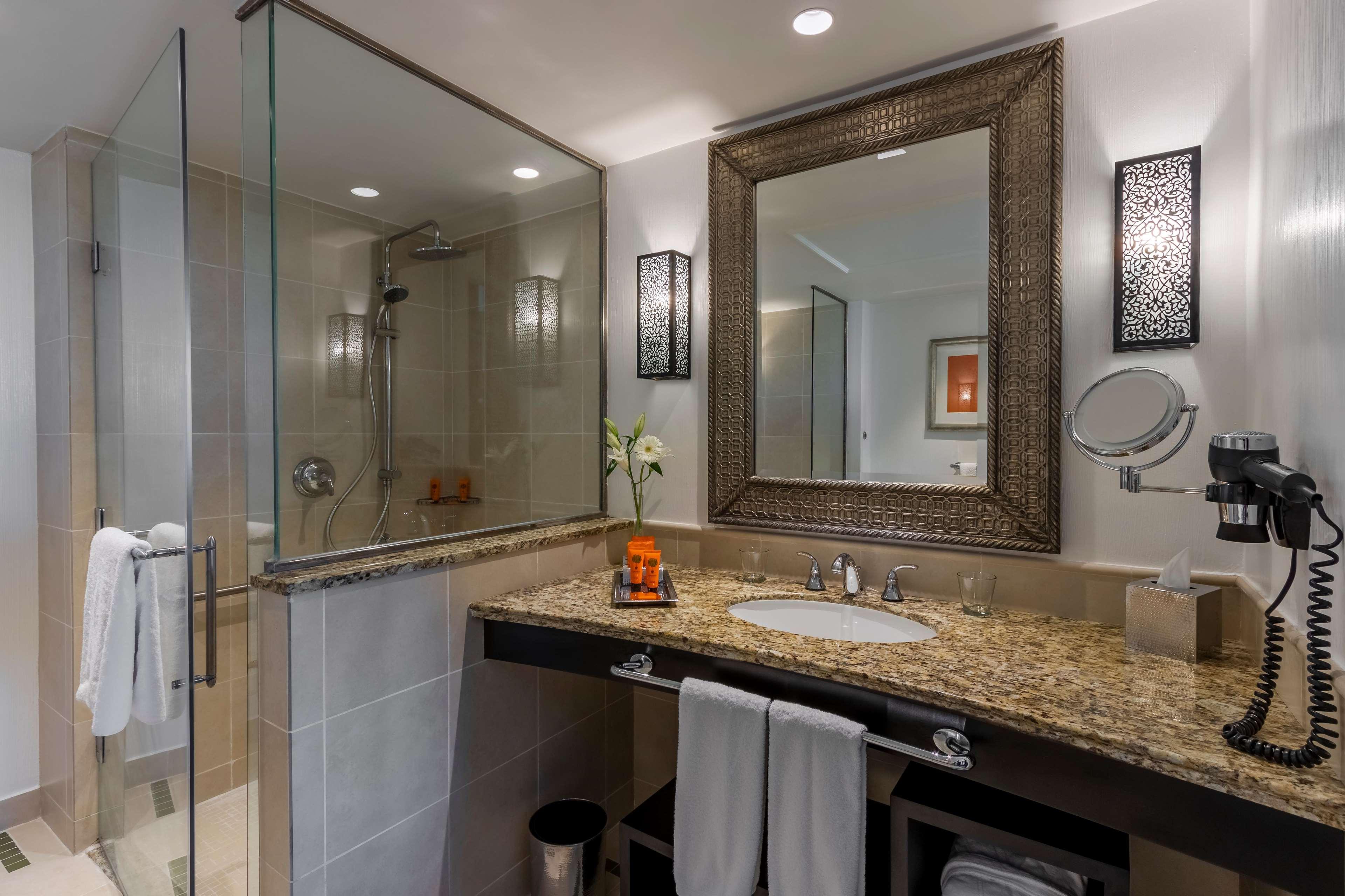 Double Garden View King Bed