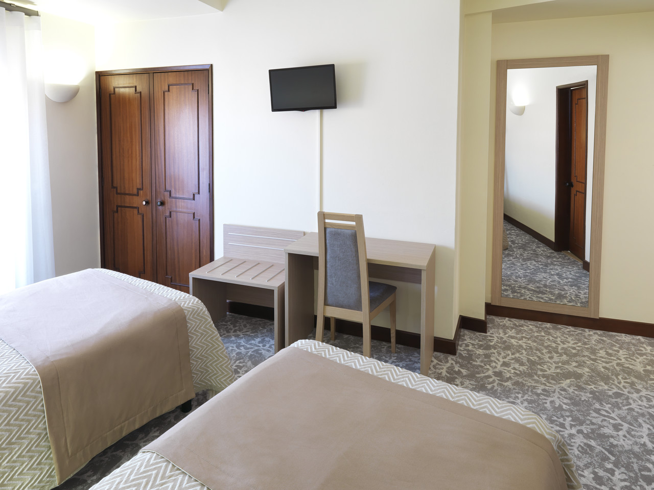 Double or Twin Standard