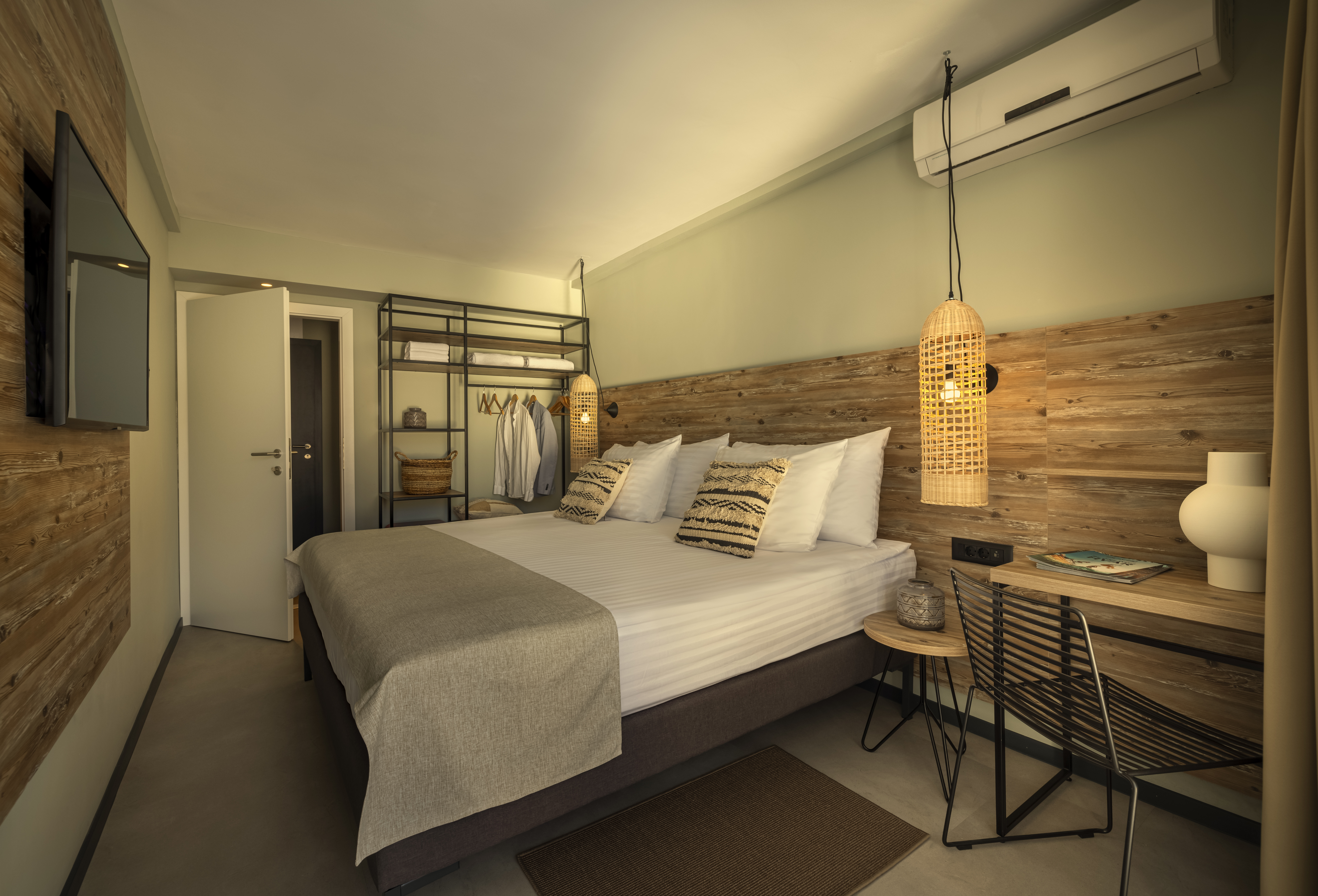 Quadruple Side Sea View with Balcony