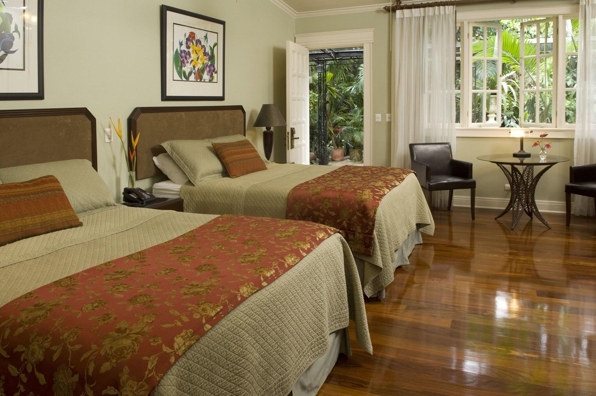 Double Deluxe Two Queen Beds