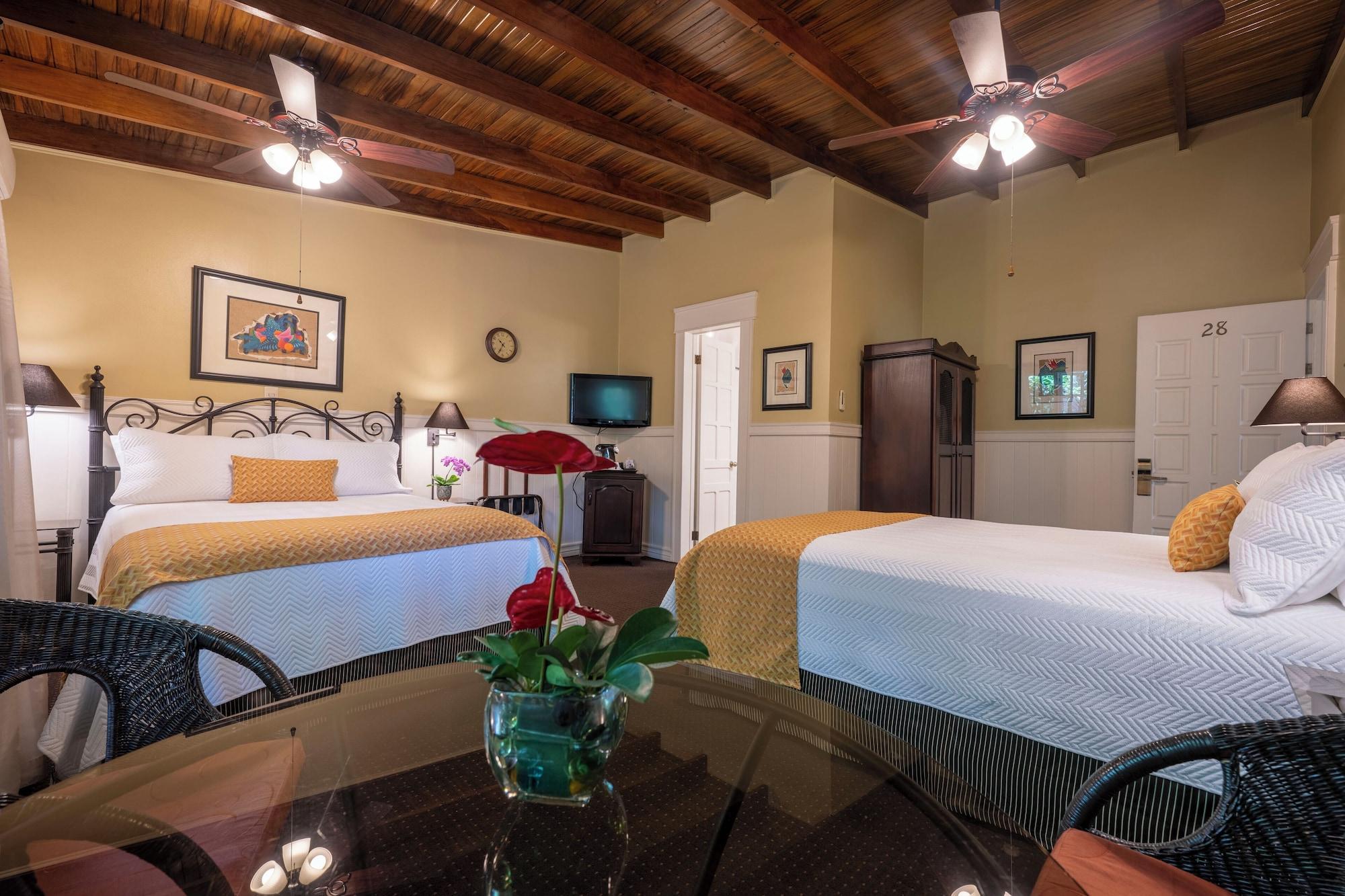 Double Deluxe Two Queen Beds