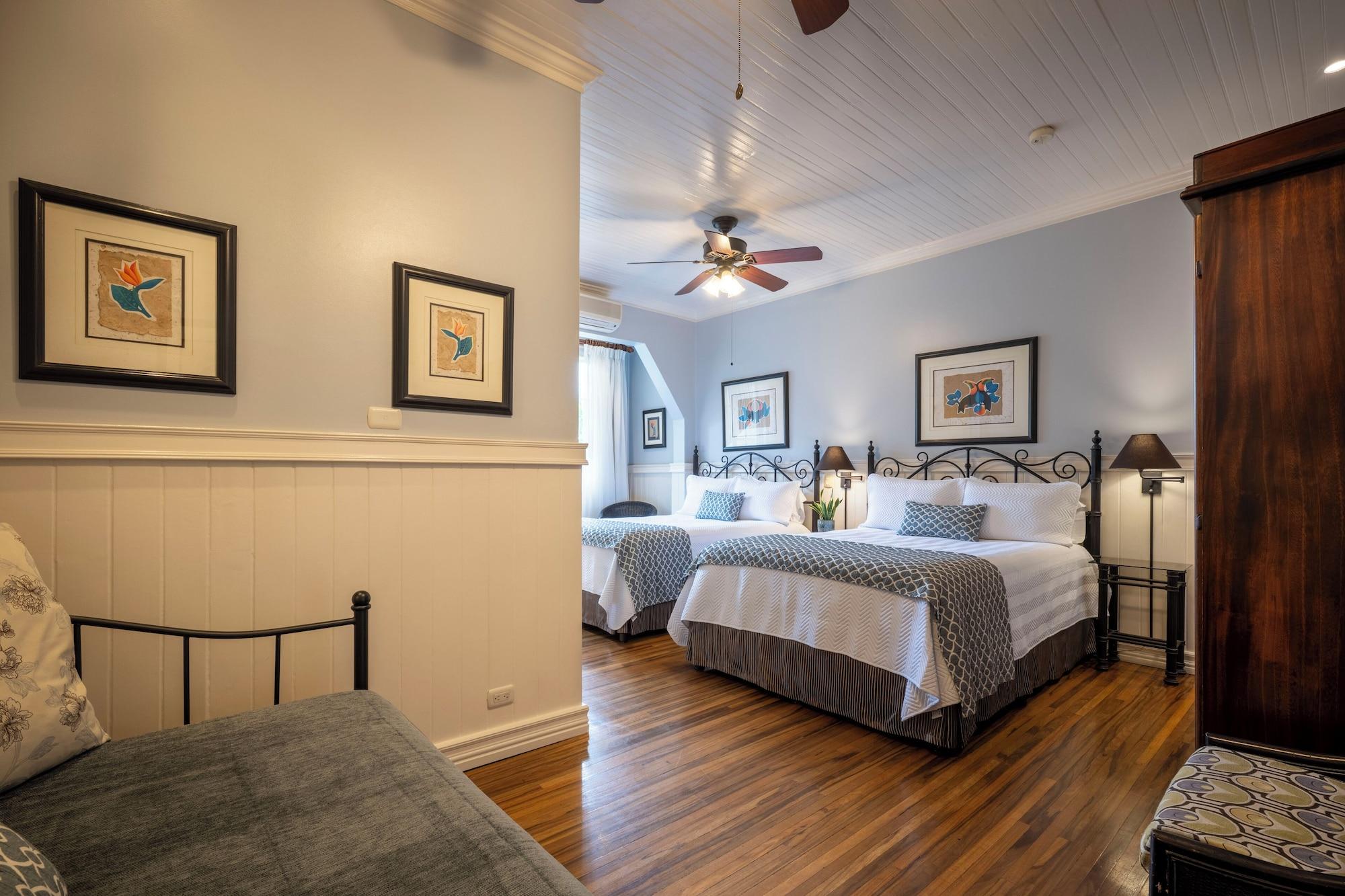 Double Deluxe Two Queen Beds